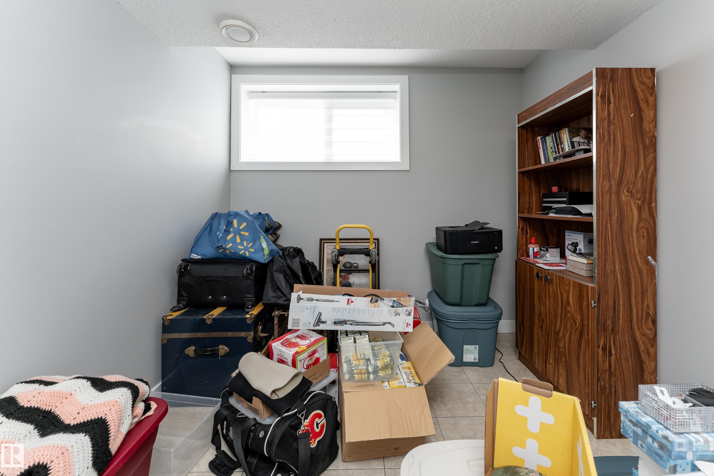 12847 86 Street Nw, Edmonton, AB - Indoor