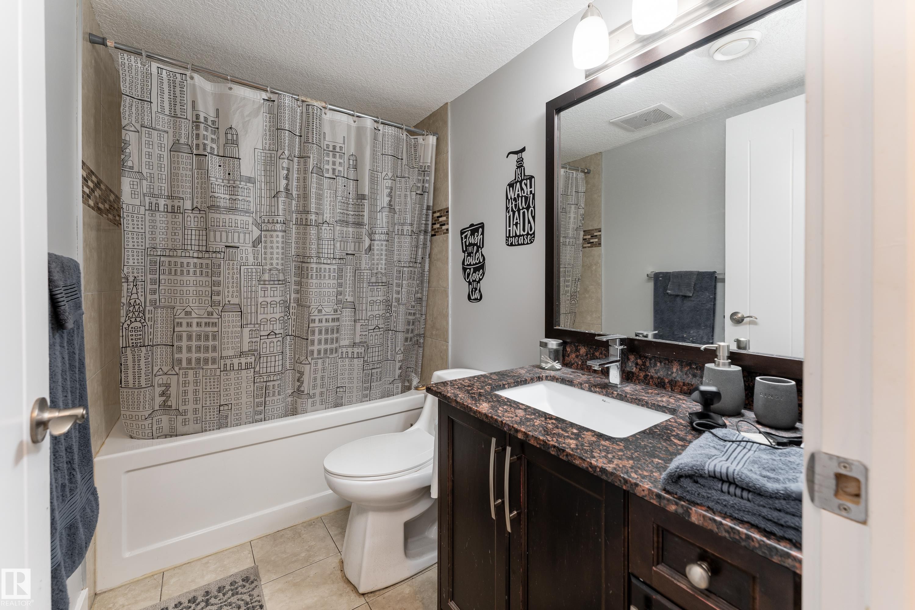 12847 86 Street Nw, Edmonton, AB - Indoor Photo Showing Bathroom