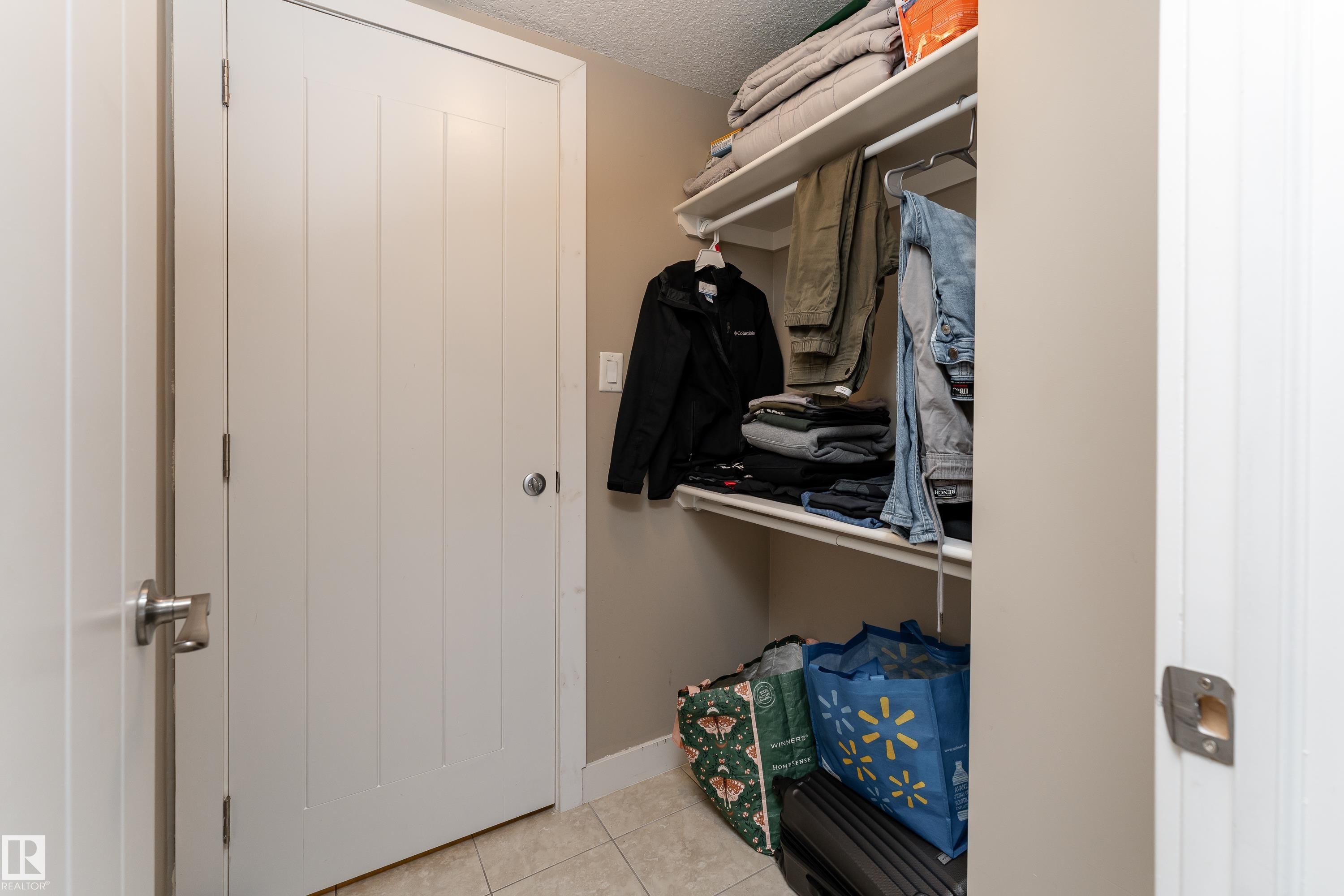 12847 86 Street Nw, Edmonton, AB - Indoor