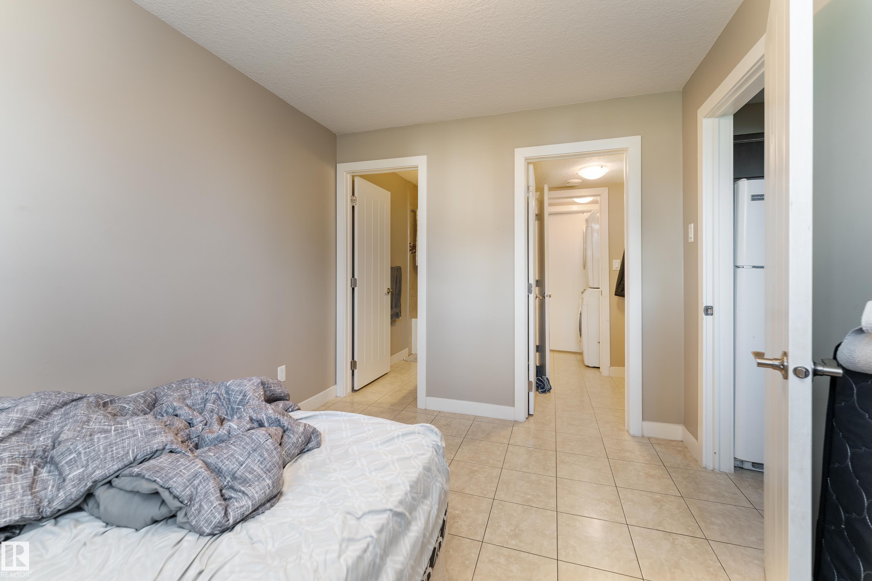 12847 86 Street Nw, Edmonton, AB - Indoor Photo Showing Bedroom