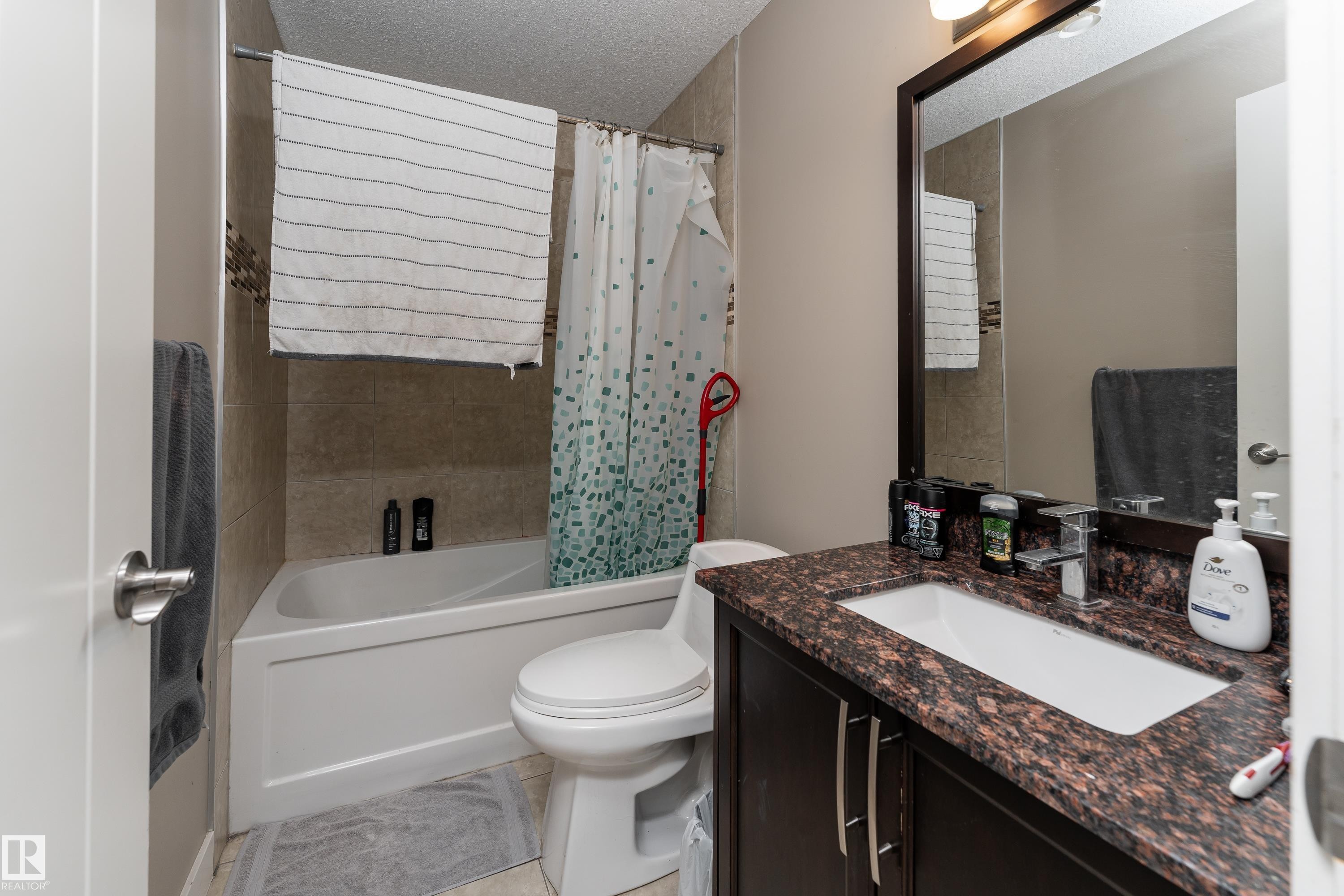 12847 86 Street Nw, Edmonton, AB - Indoor Photo Showing Bathroom