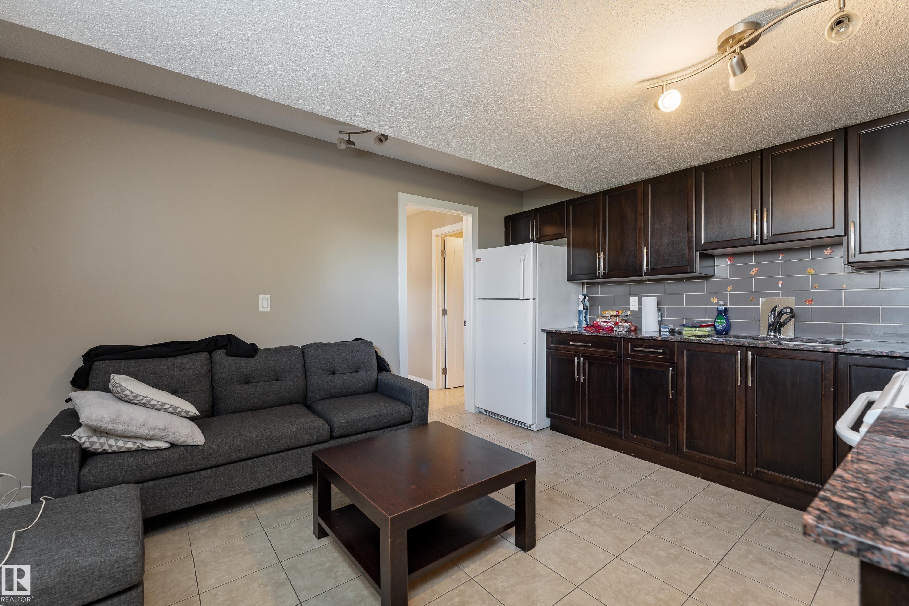 12847 86 Street Nw, Edmonton, AB - Indoor