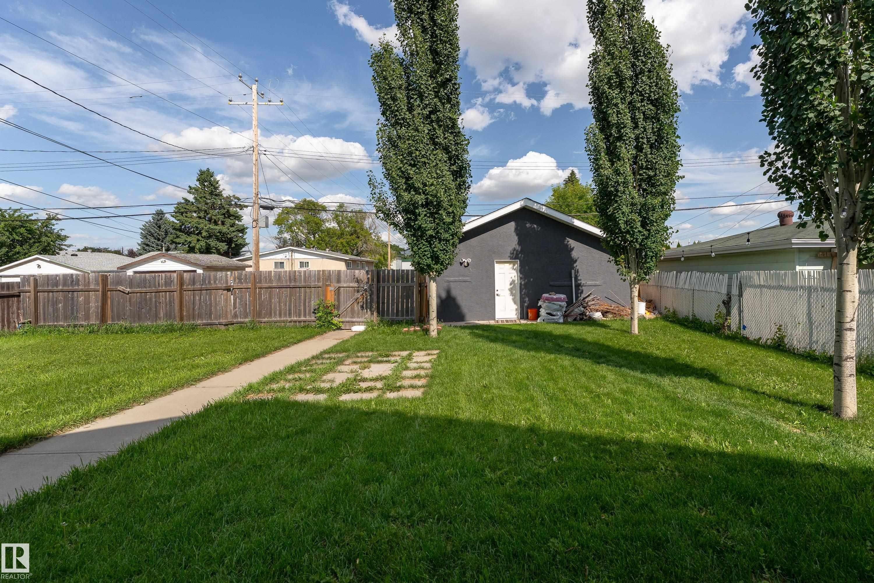 12847 86 Street Nw, Edmonton, AB - Outdoor