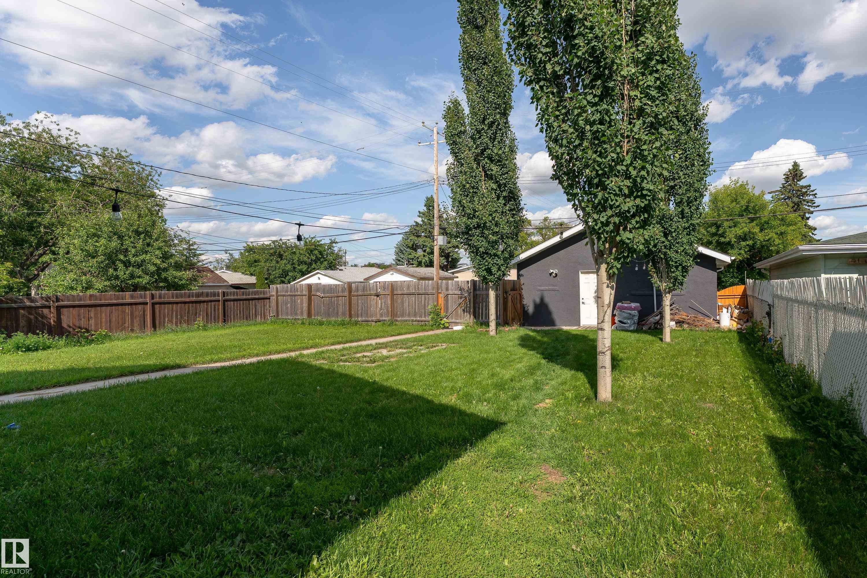 12847 86 Street Nw, Edmonton, AB - Outdoor