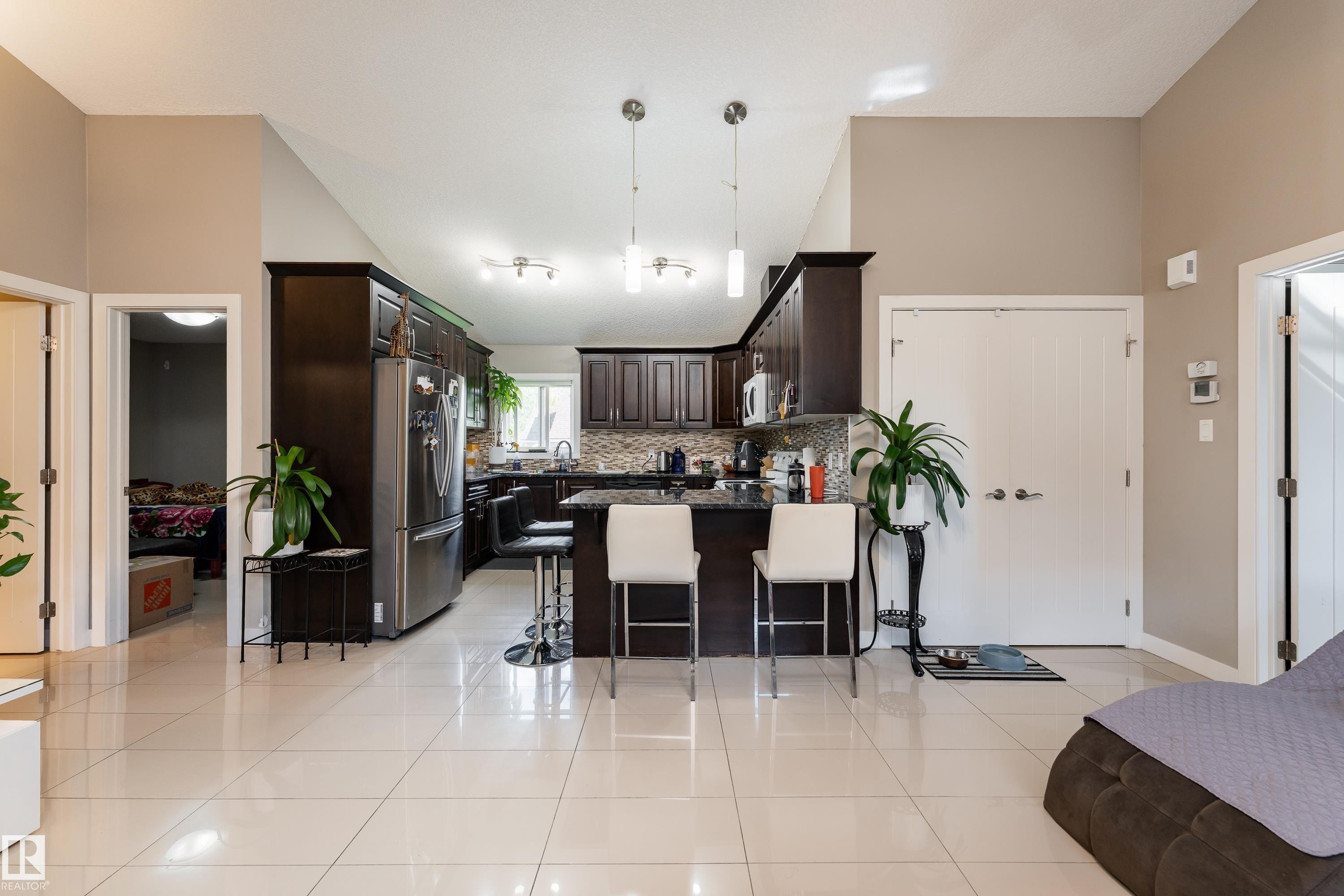 12847 86 Street Nw, Edmonton, AB - Indoor