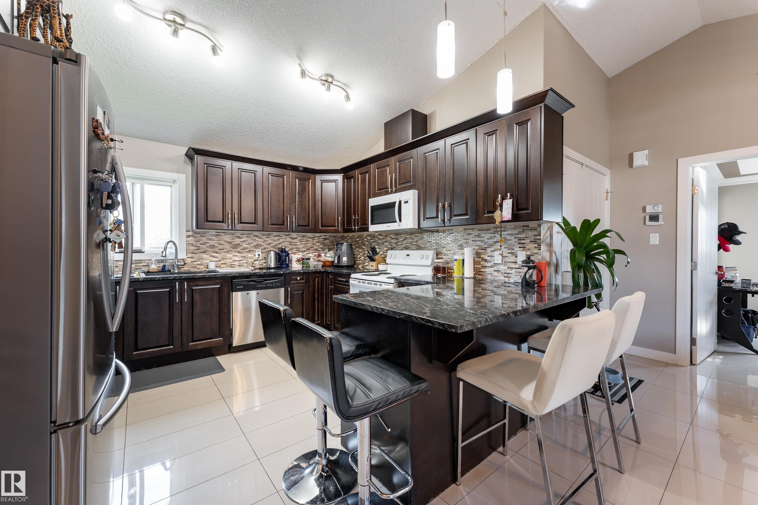 12847 86 Street Nw, Edmonton, AB - Indoor