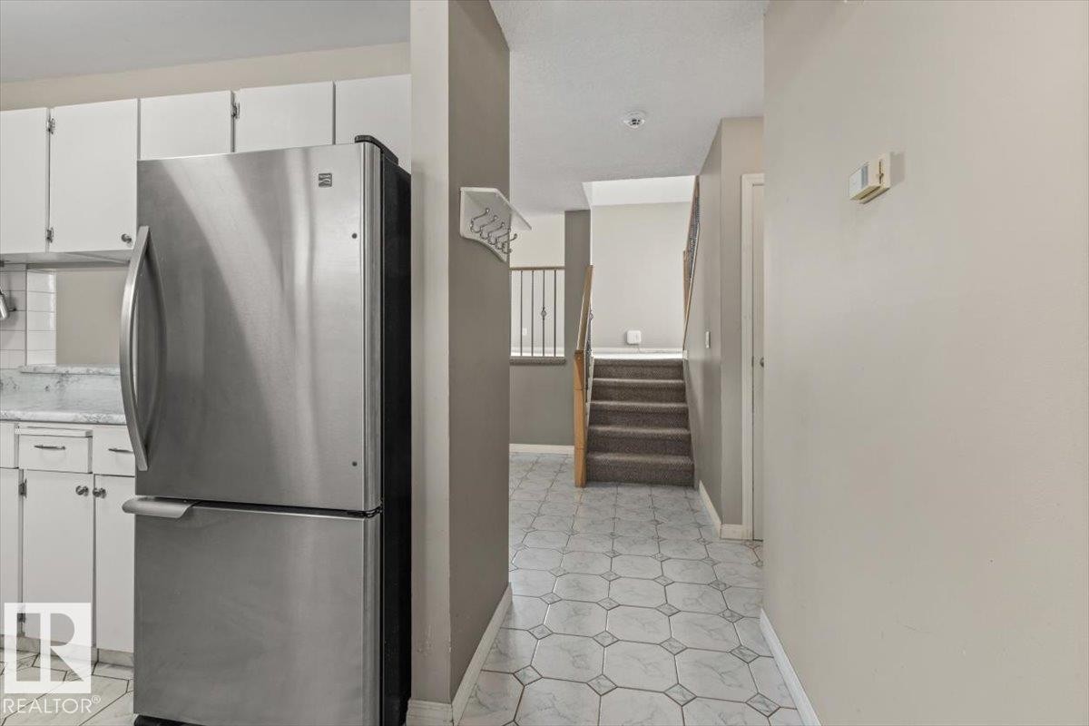5512 19A Avenue Nw, Edmonton, AB - Indoor Photo Showing Other Room