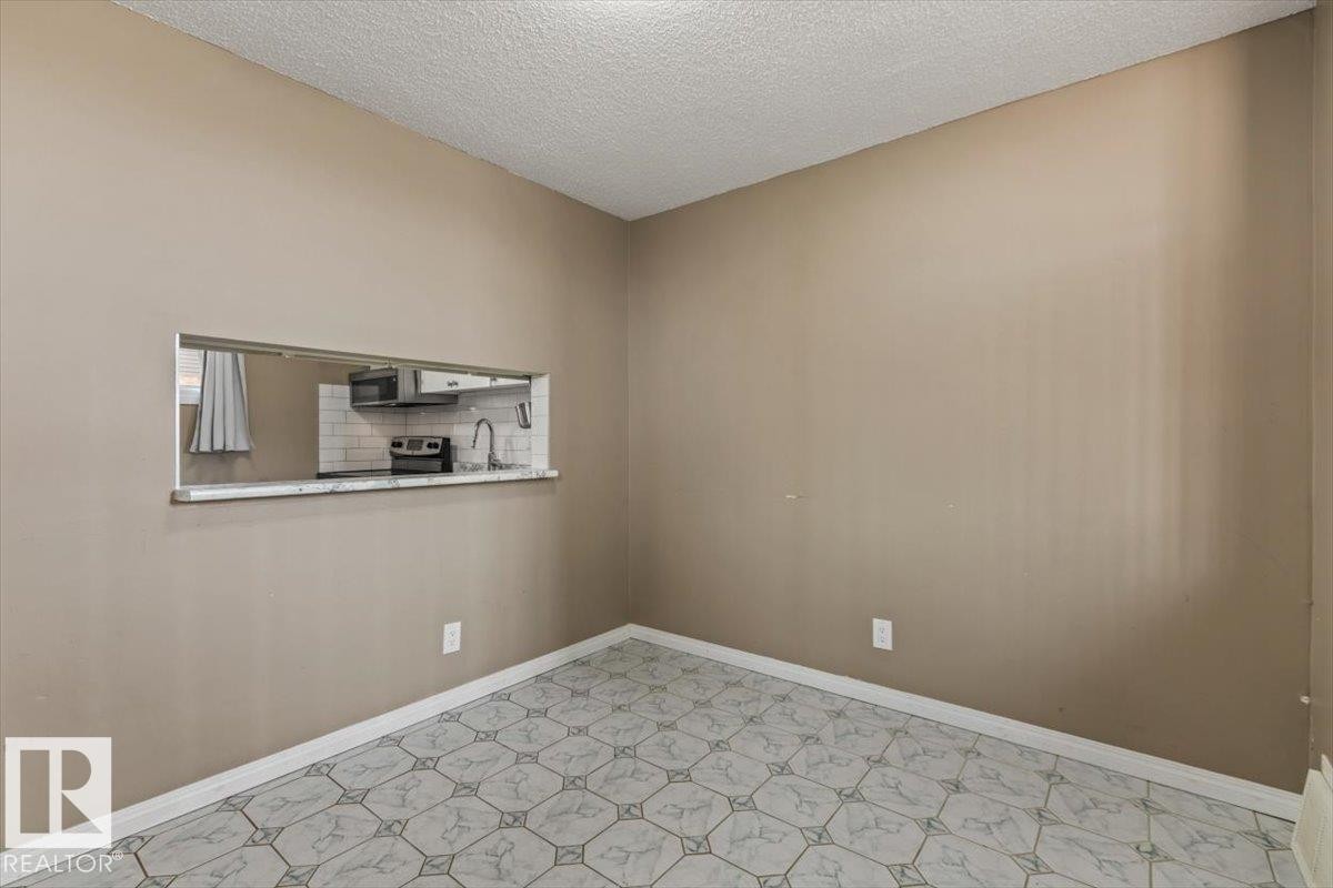 5512 19A Avenue Nw, Edmonton, AB - Indoor Photo Showing Other Room