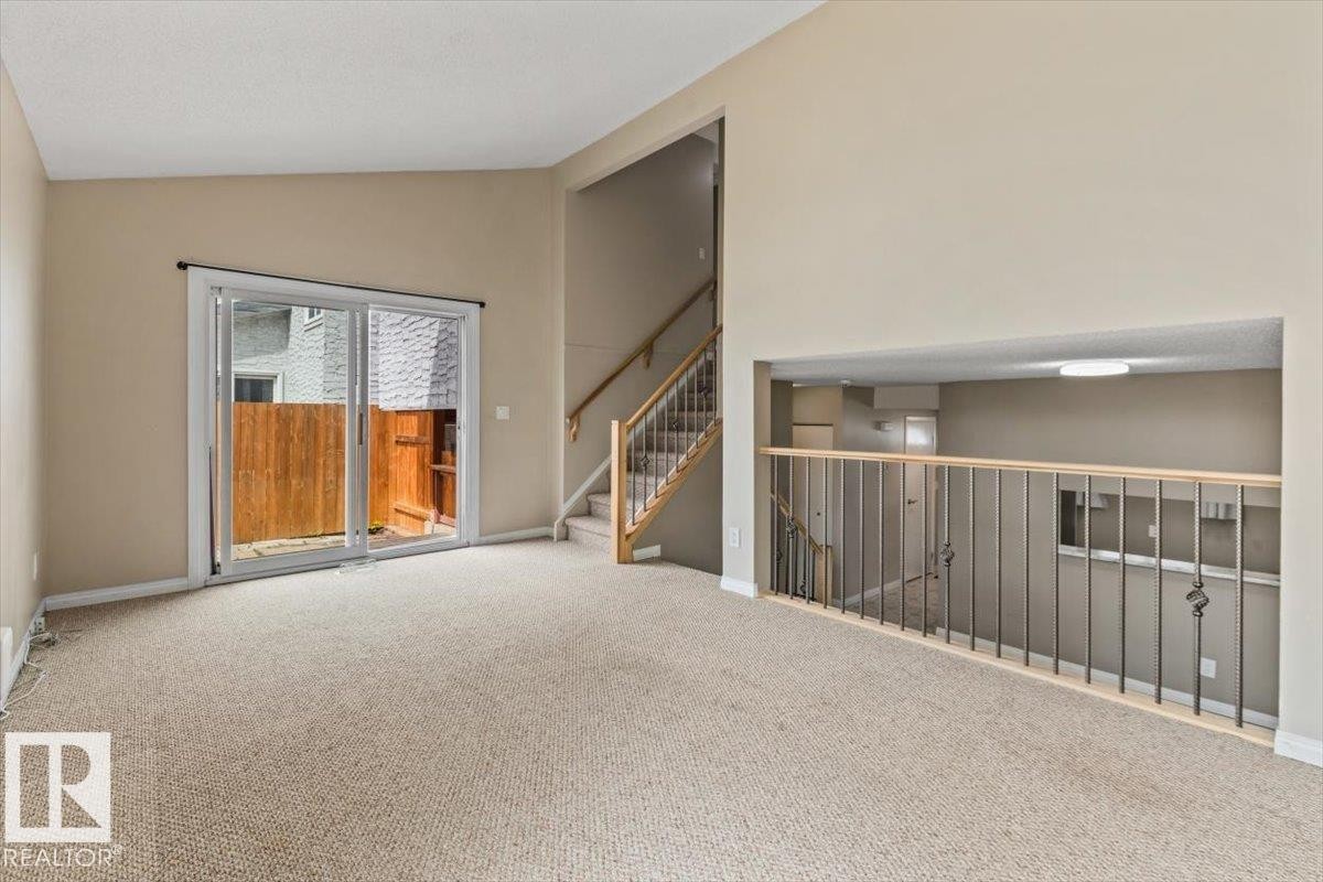 5512 19A Avenue Nw, Edmonton, AB - Indoor Photo Showing Other Room
