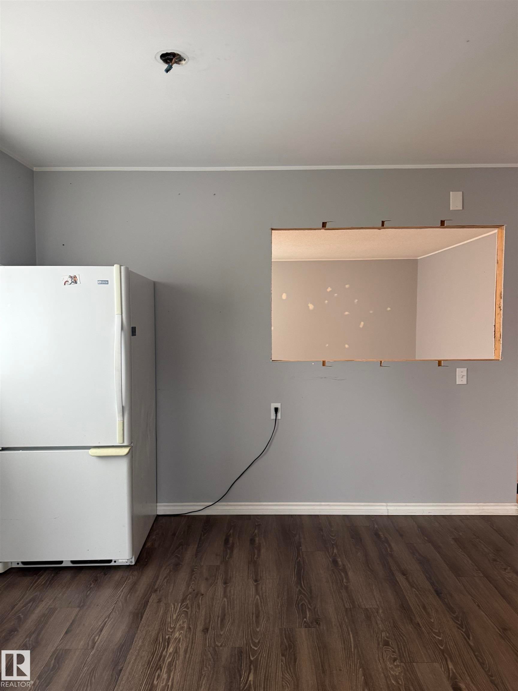 5307 48 Street, Stony Plain, AB - Indoor