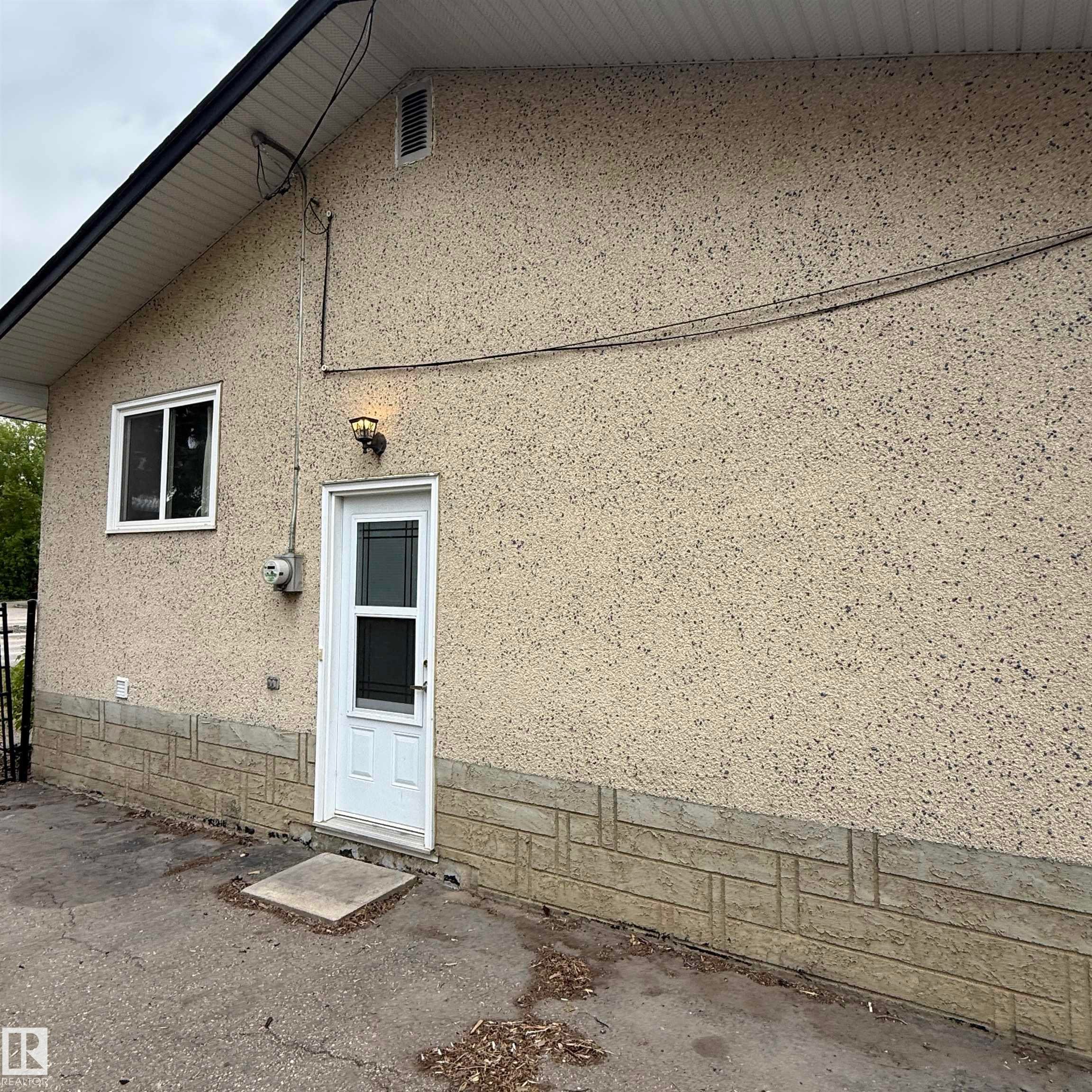 5307 48 Street, Stony Plain, AB - Outdoor