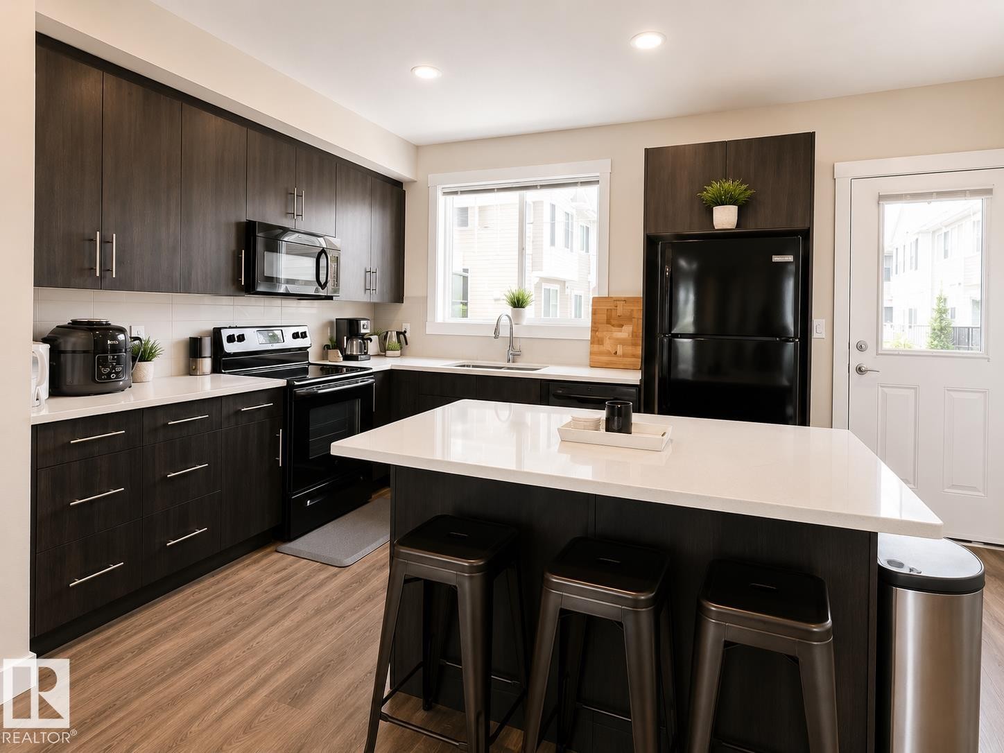 #106 8530 94 St, Fort Saskatchewan, AB - Indoor Photo Showing Kitchen With Upgraded Kitchen