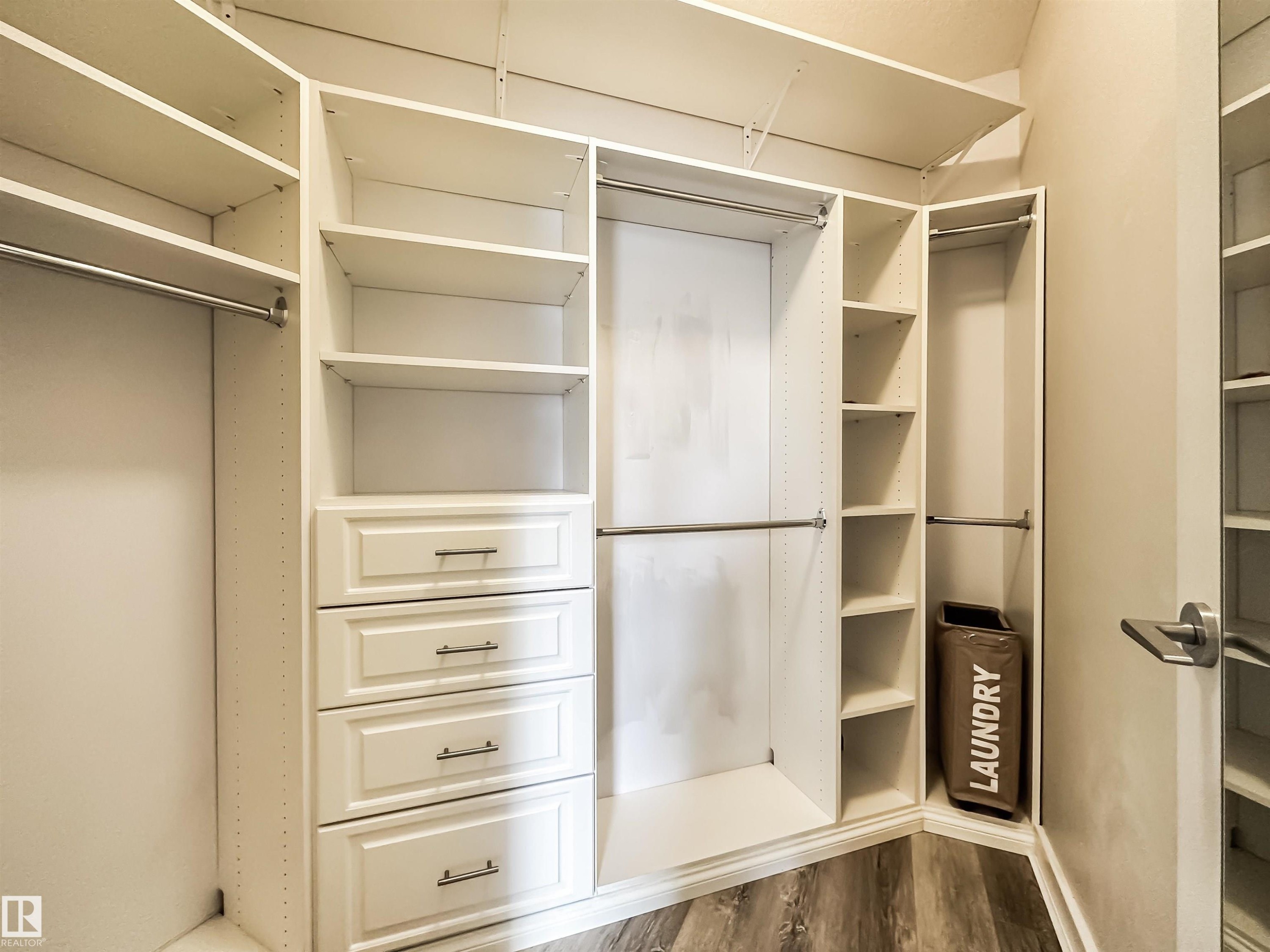 #703 10152 104 St Nw, Edmonton, AB - Indoor With Storage