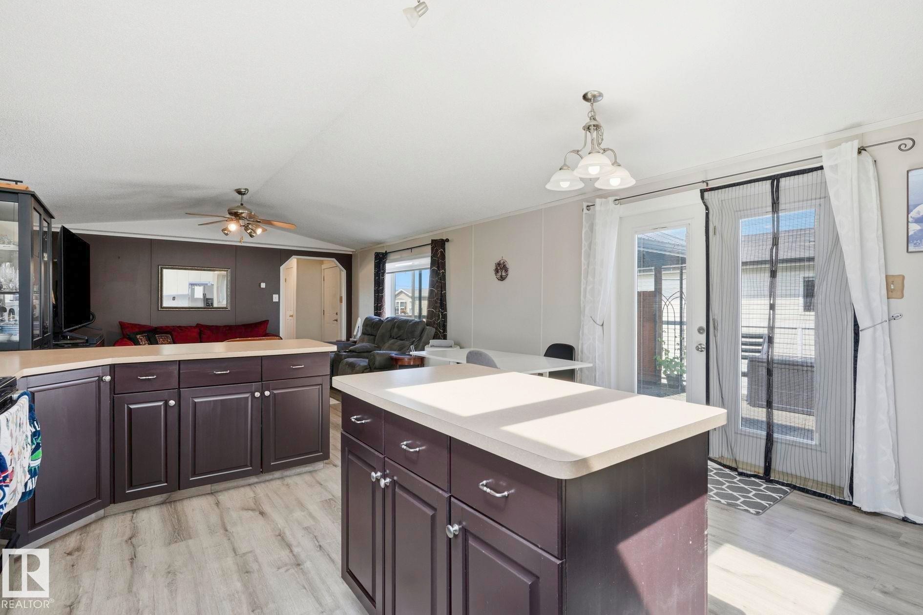 1 Midland Road, Millet, AB - Indoor Photo Showing Kitchen