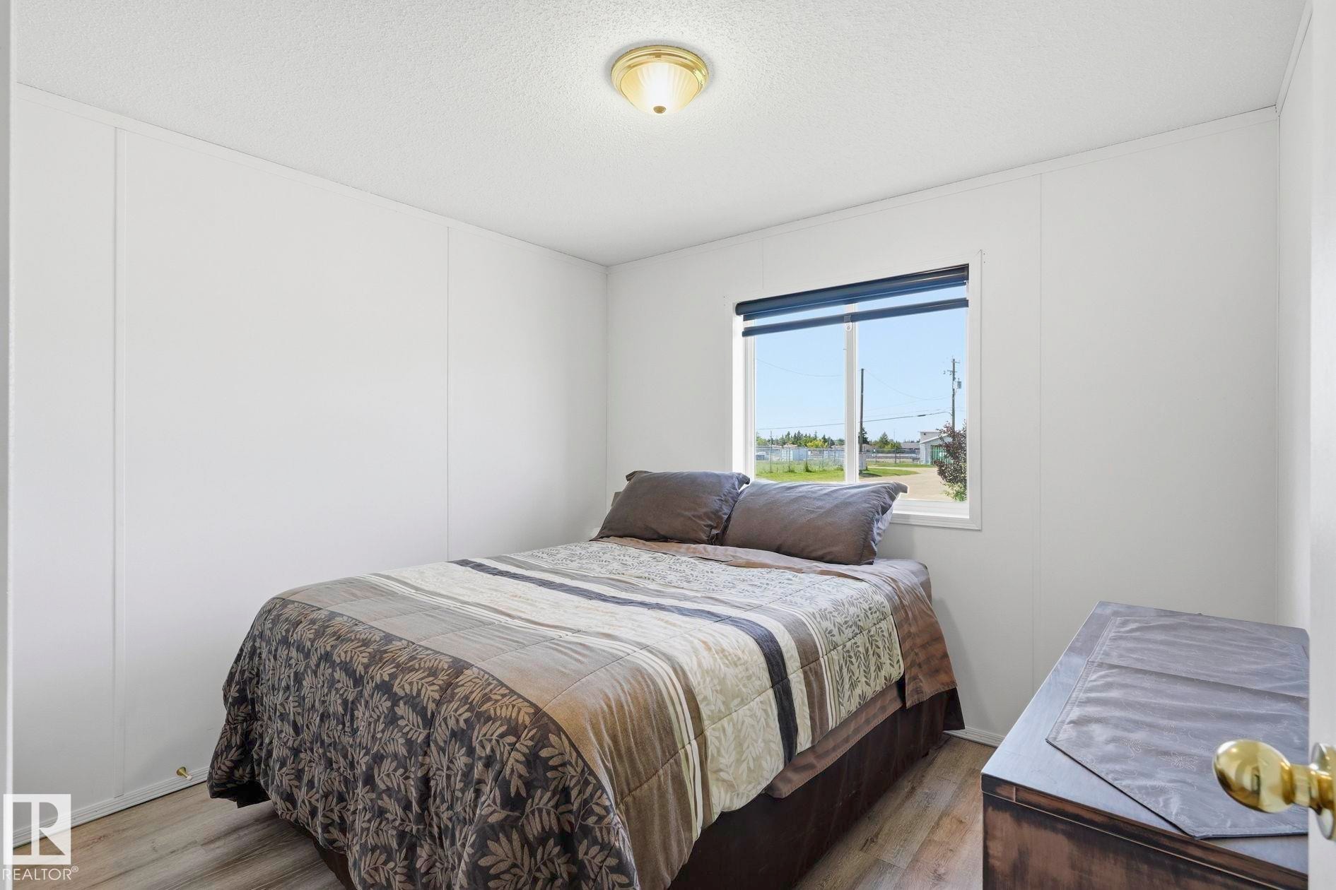 1 Midland Road, Millet, AB - Indoor Photo Showing Bedroom