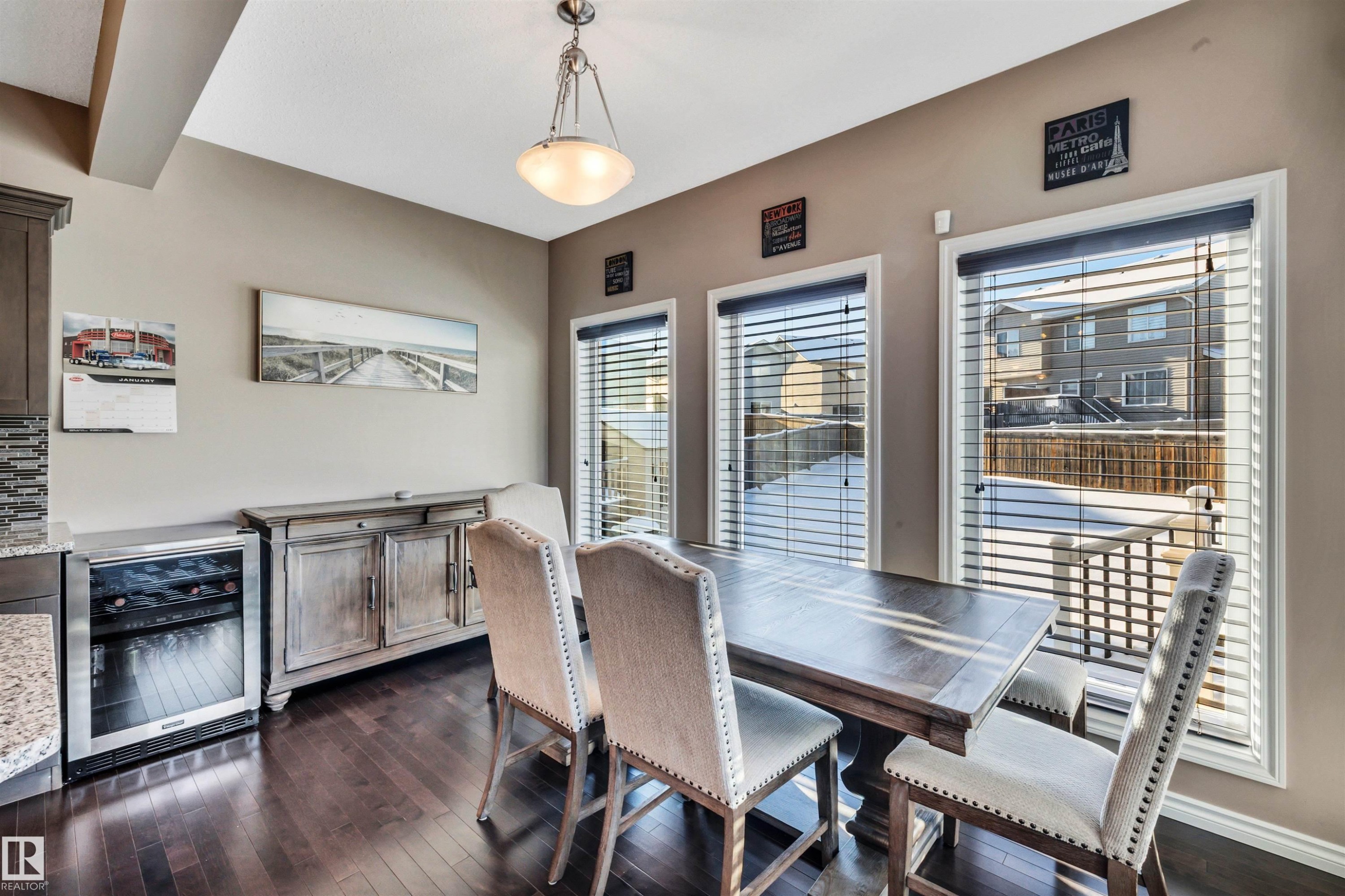 1539 Chapman Way Sw, Edmonton, AB - Indoor Photo Showing Dining Room