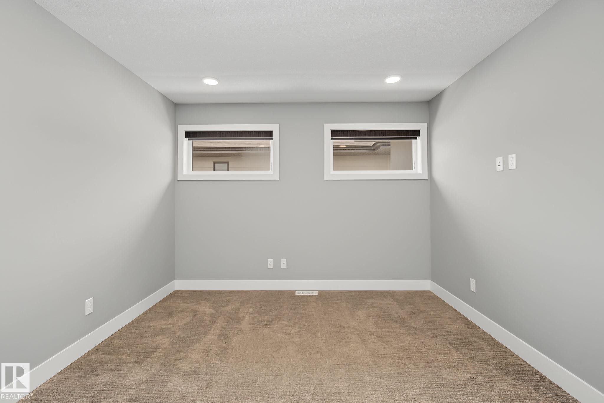 1463 Howes Crescent Sw, Edmonton, AB - Indoor Photo Showing Other Room