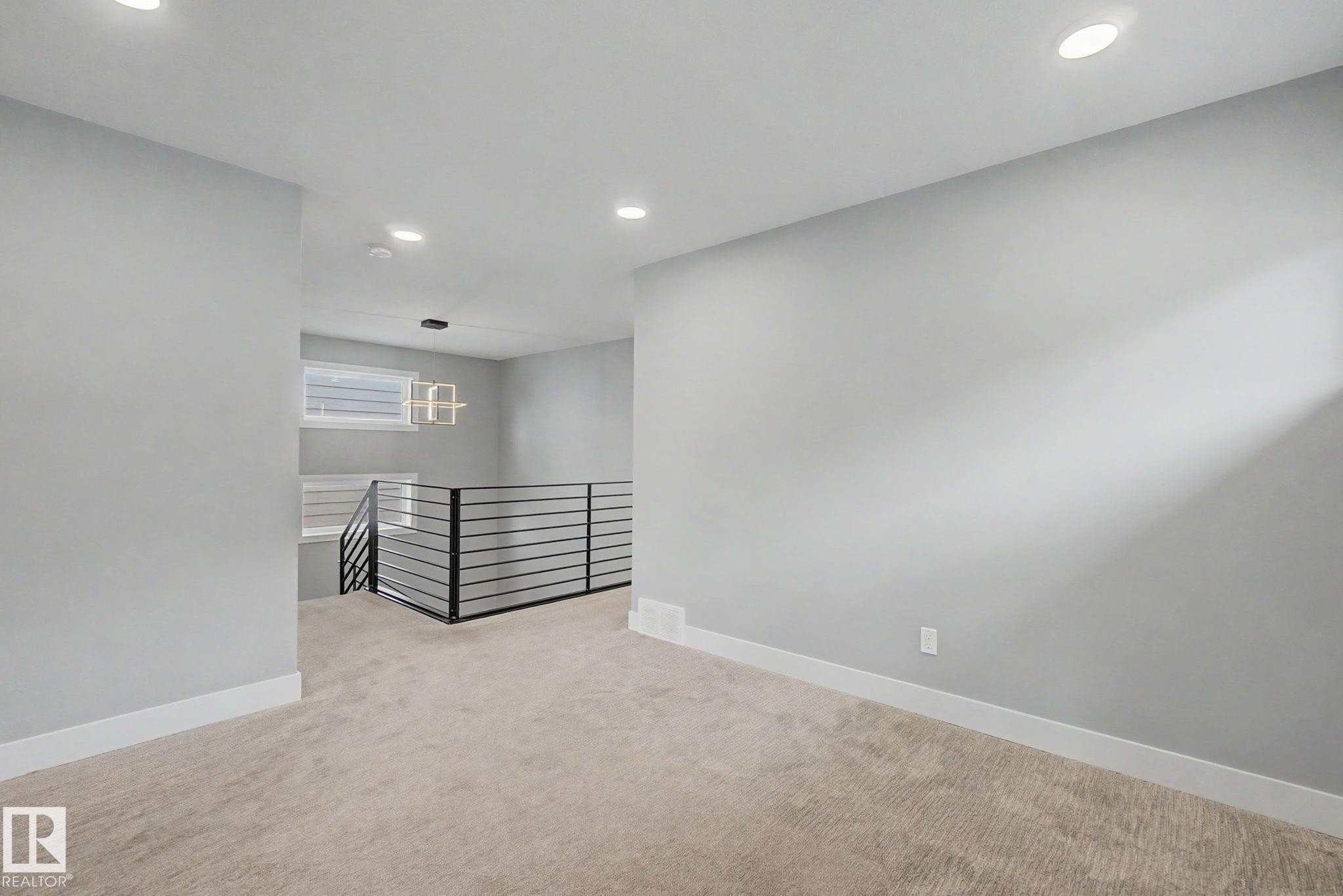 1463 Howes Crescent Sw, Edmonton, AB - Indoor Photo Showing Other Room