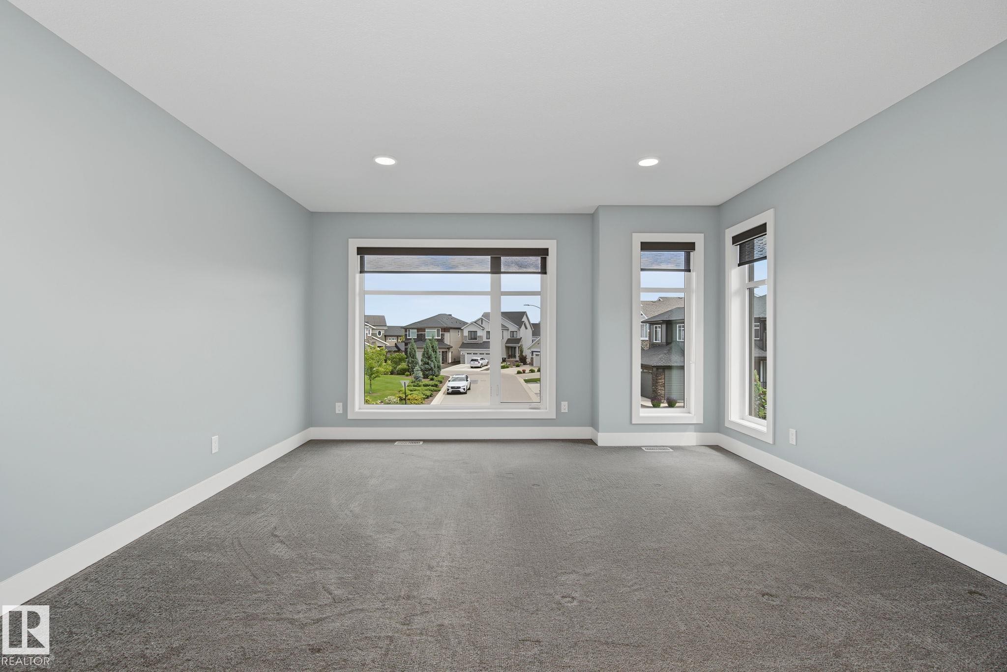 1463 Howes Crescent Sw, Edmonton, AB - Indoor Photo Showing Other Room