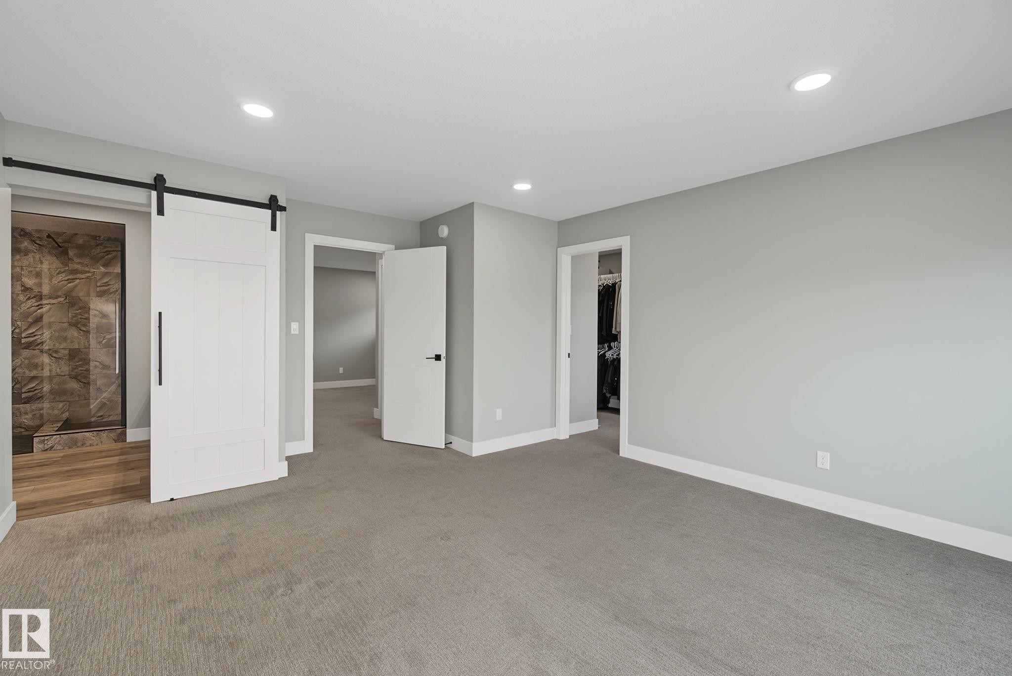 1463 Howes Crescent Sw, Edmonton, AB - Indoor Photo Showing Other Room