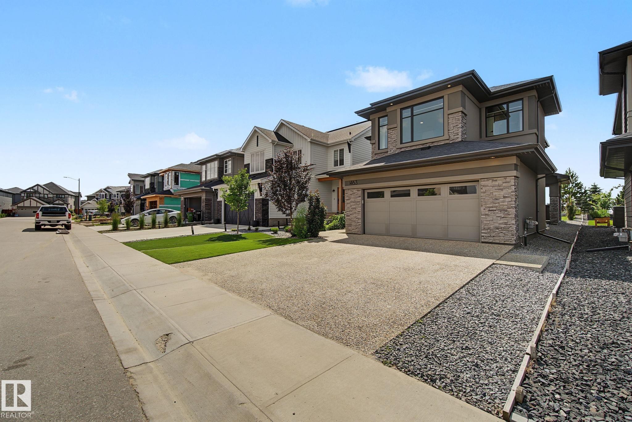 1463 Howes Crescent Sw, Edmonton, AB - Outdoor With Facade