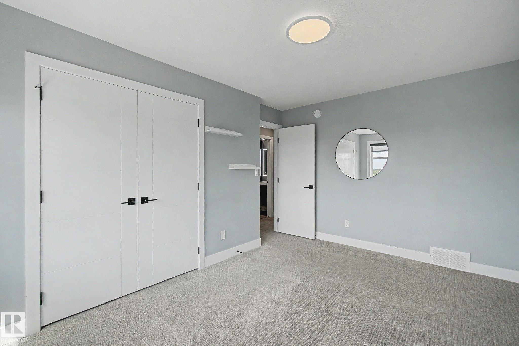 1463 Howes Crescent Sw, Edmonton, AB - Indoor Photo Showing Other Room