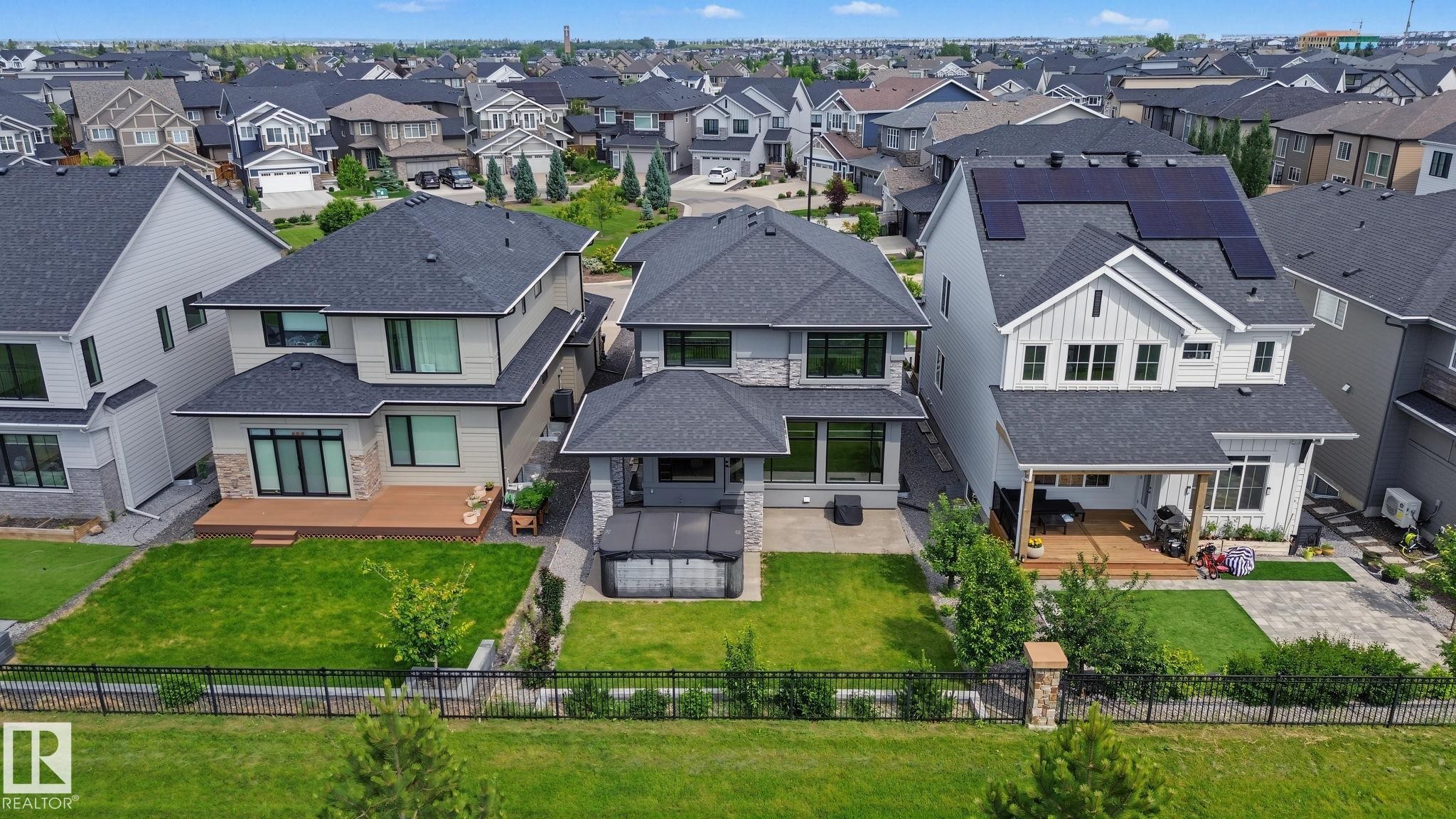 1463 Howes Crescent Sw, Edmonton, AB - Outdoor With Facade
