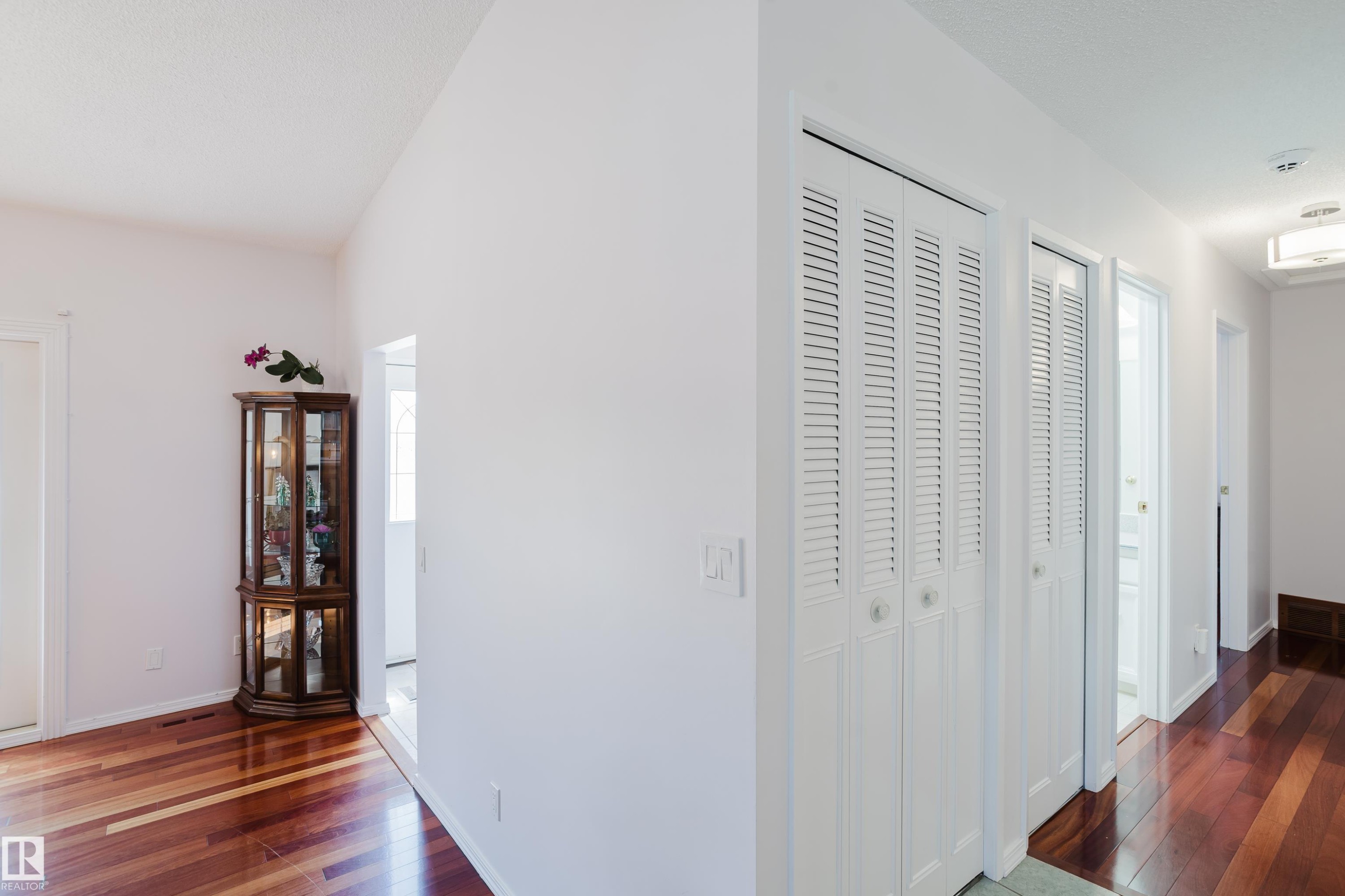 10433 32A Avenue Nw, Edmonton, AB - Indoor Photo Showing Other Room