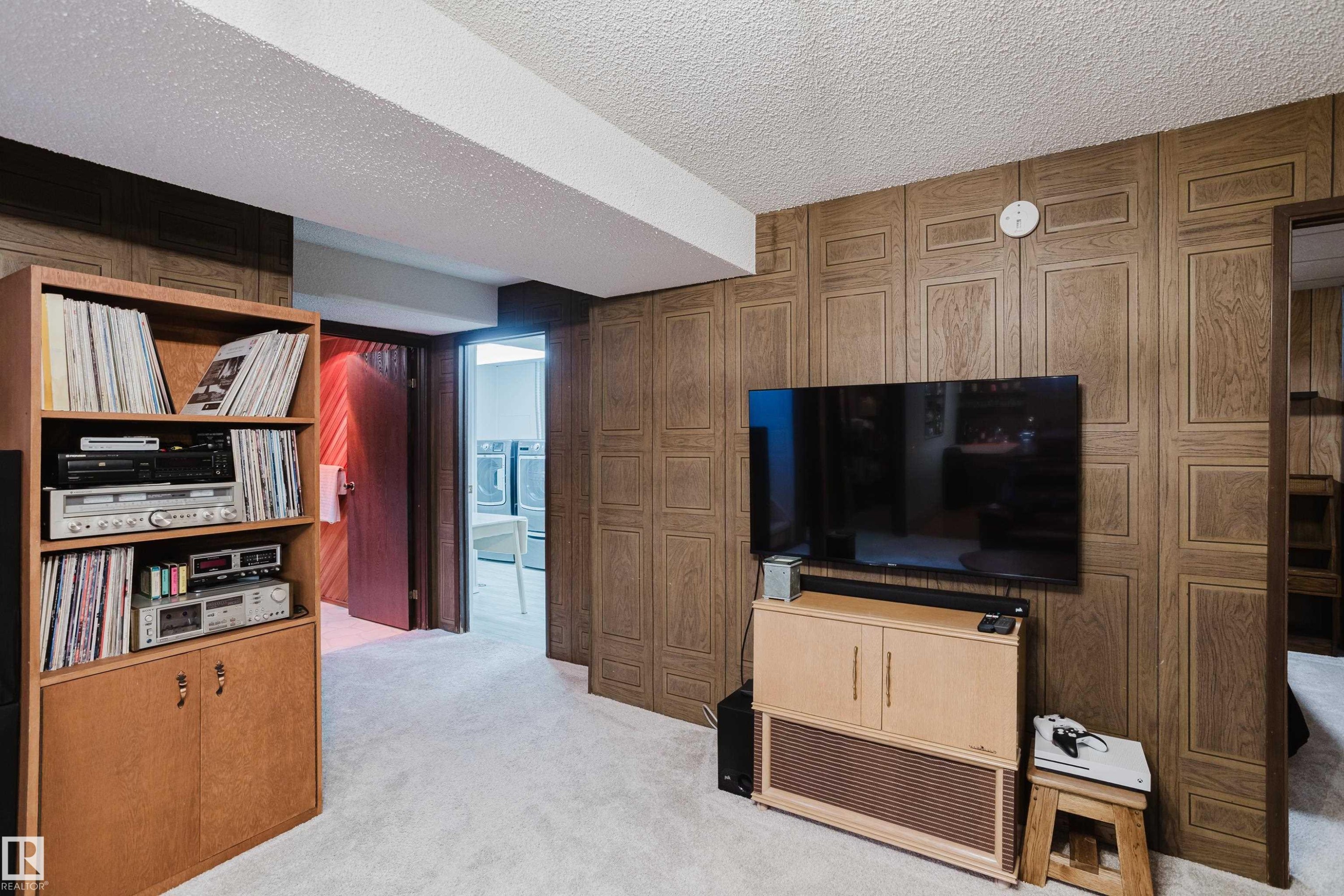 10433 32A Avenue Nw, Edmonton, AB - Indoor