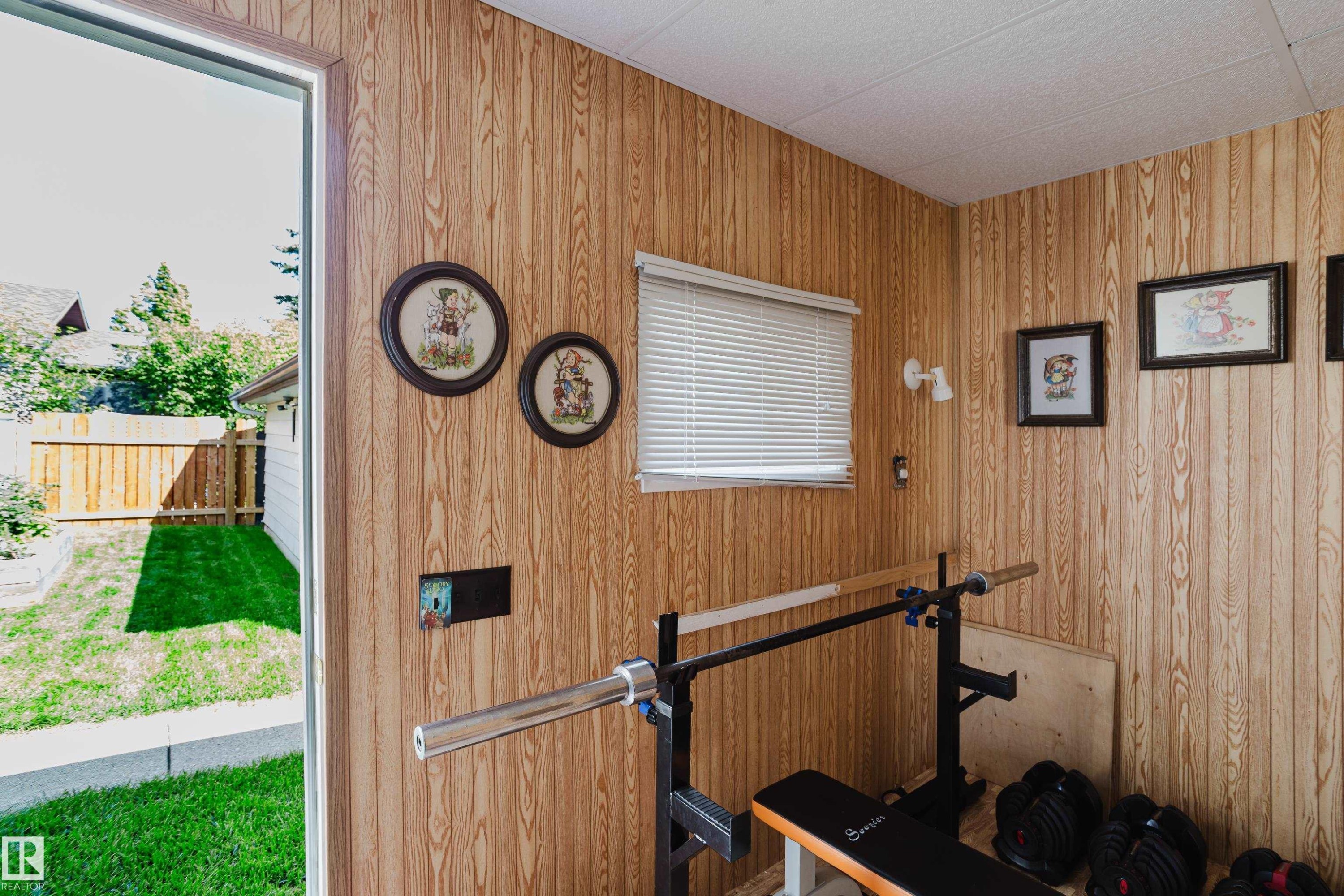 10433 32A Avenue Nw, Edmonton, AB - Indoor Photo Showing Other Room