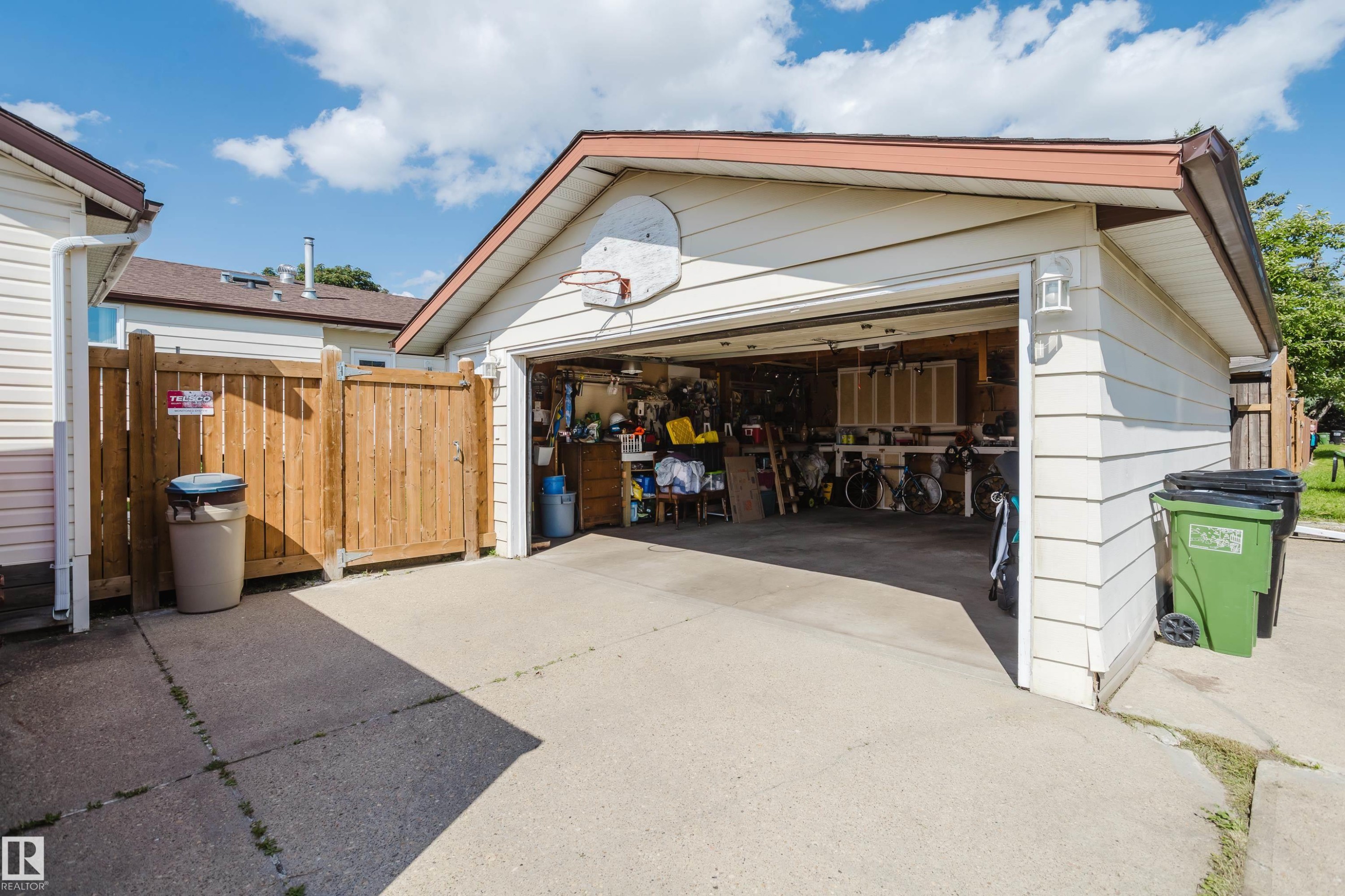 10433 32A Avenue Nw, Edmonton, AB - Outdoor With Exterior