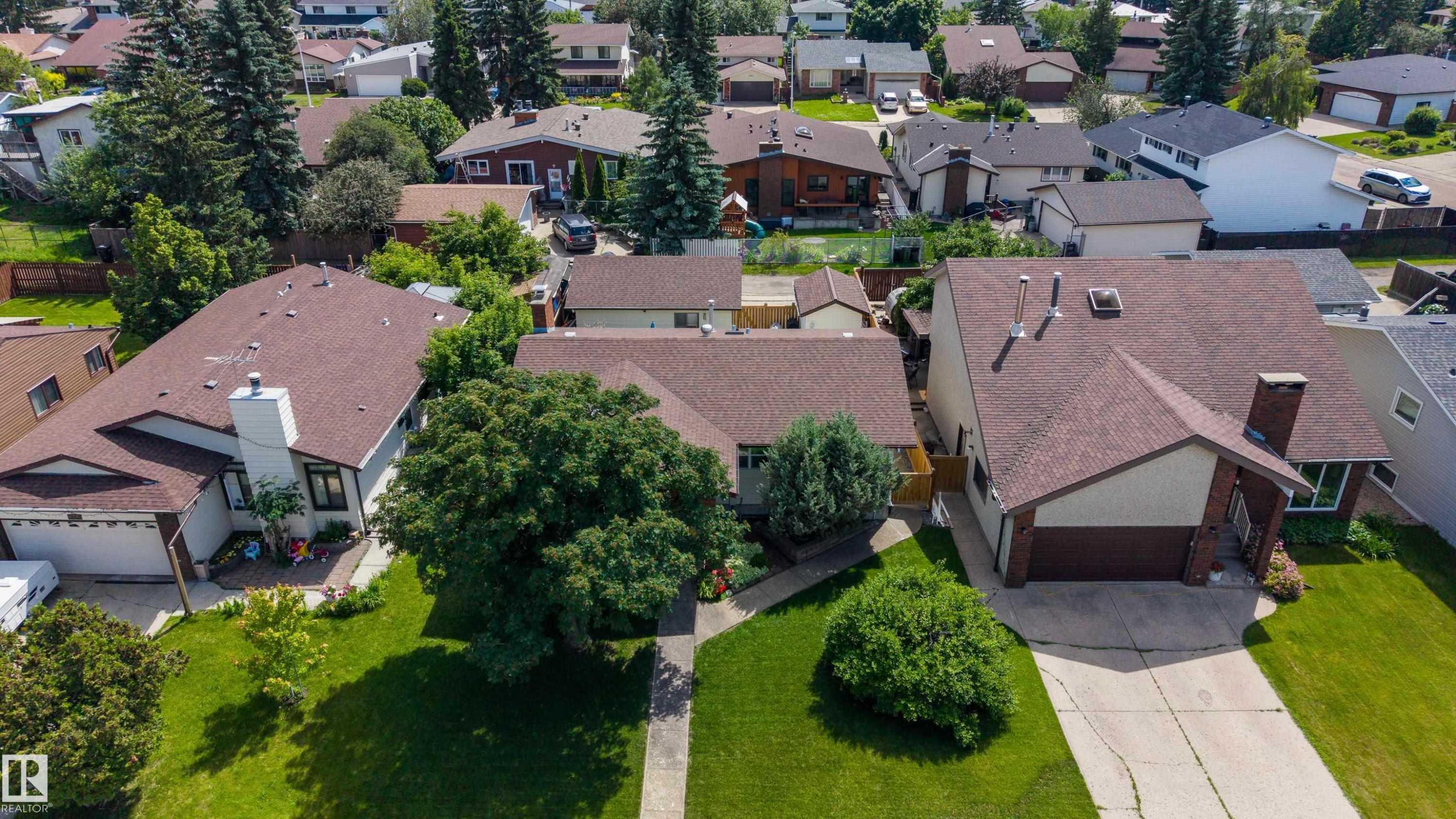10433 32A Avenue Nw, Edmonton, AB - Outdoor