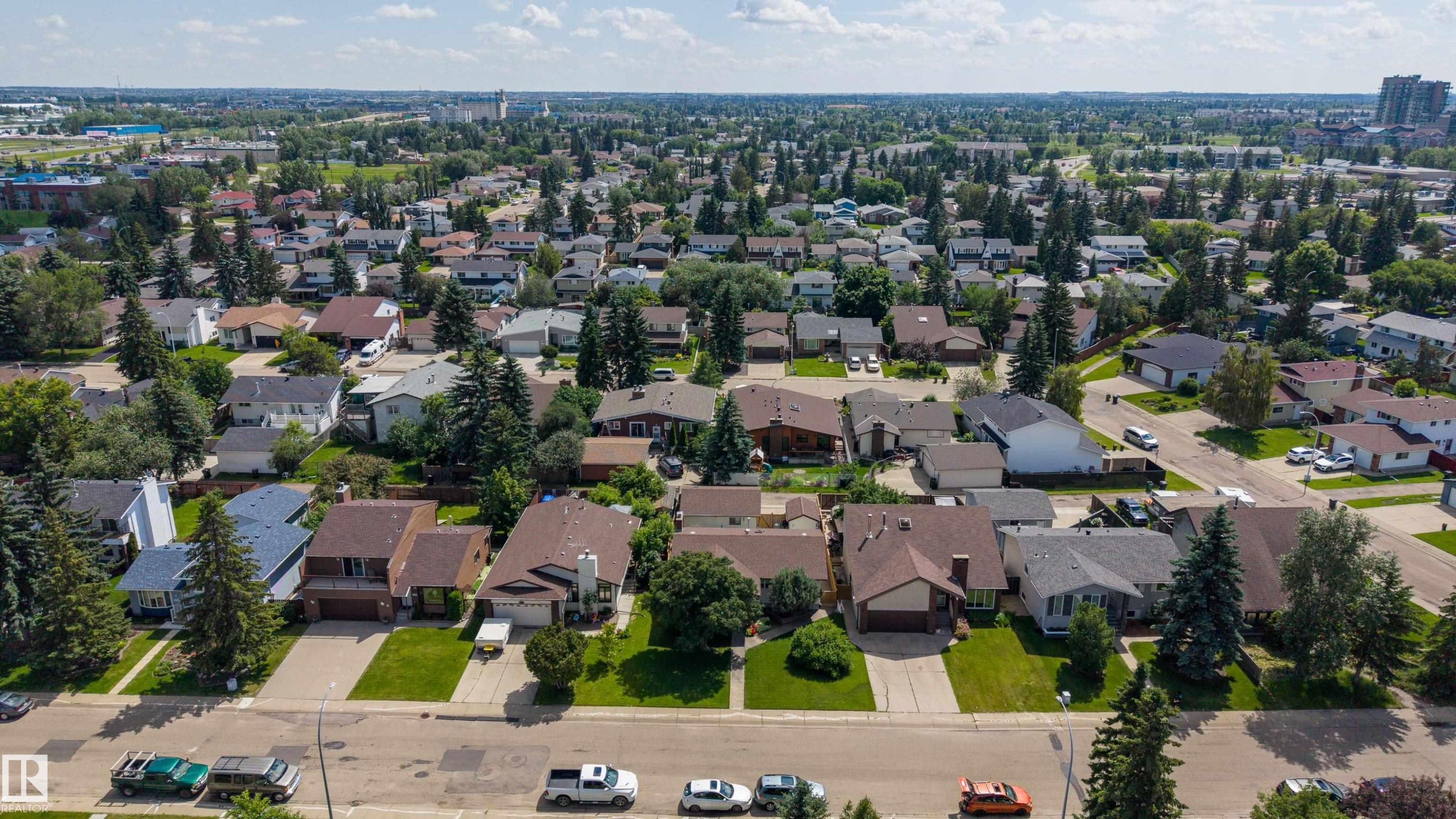 10433 32A Avenue Nw, Edmonton, AB - Outdoor With View