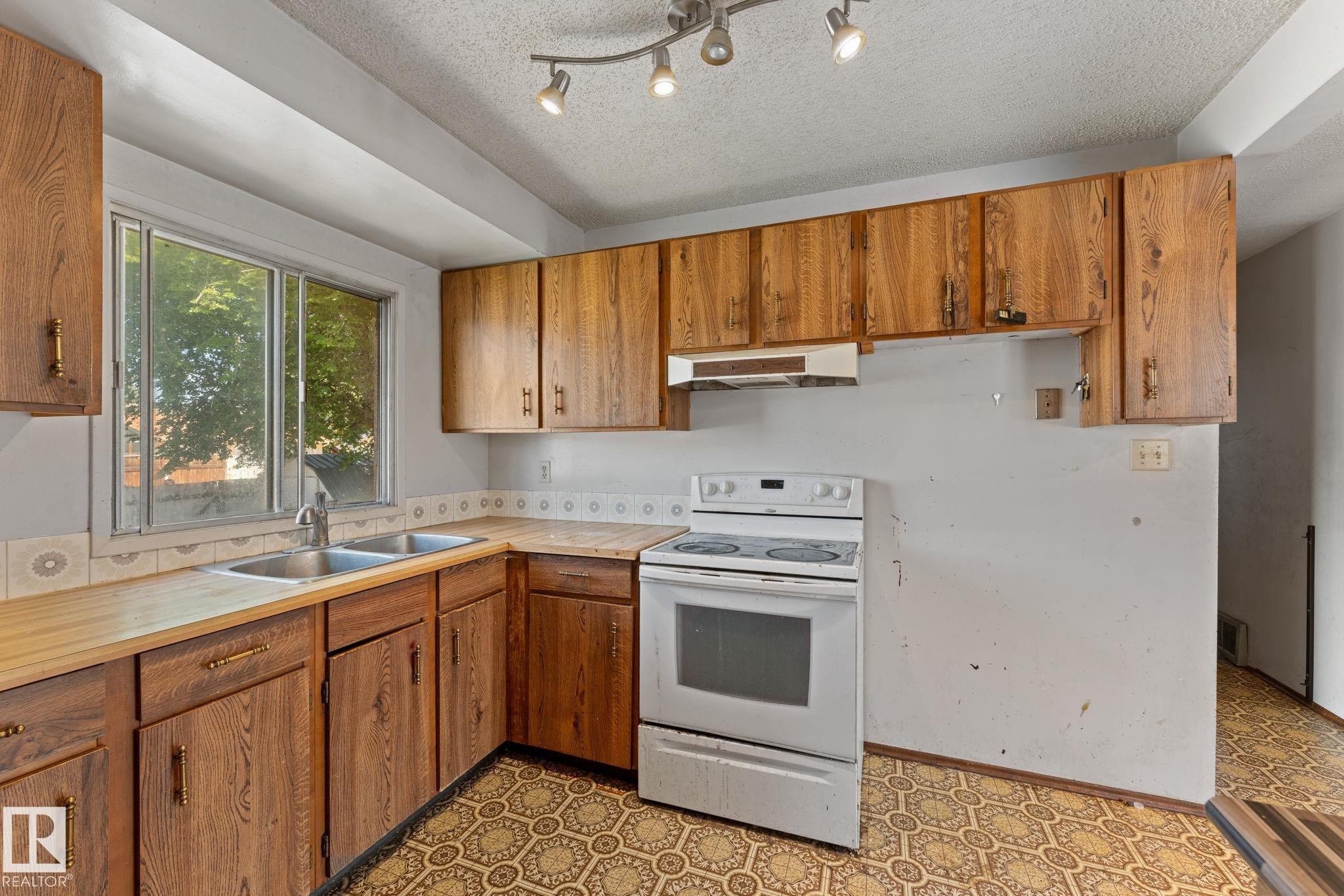 4912 11A Avenue Nw, Edmonton, AB