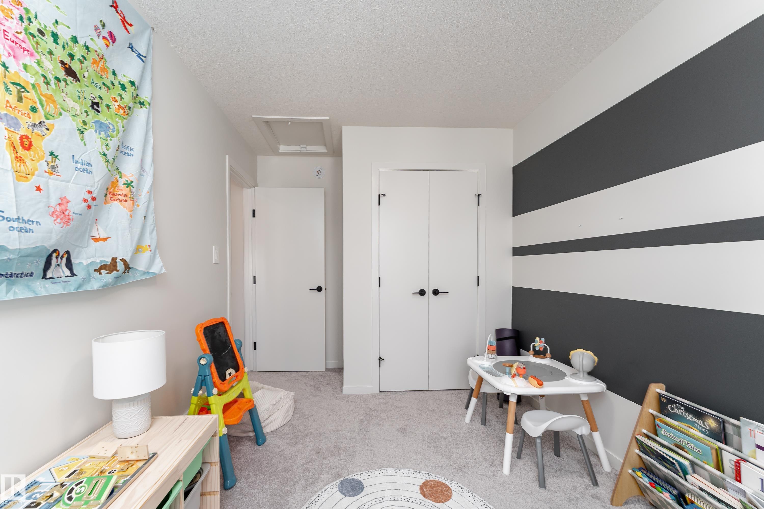 516 37 Street Sw, Edmonton, AB - Indoor
