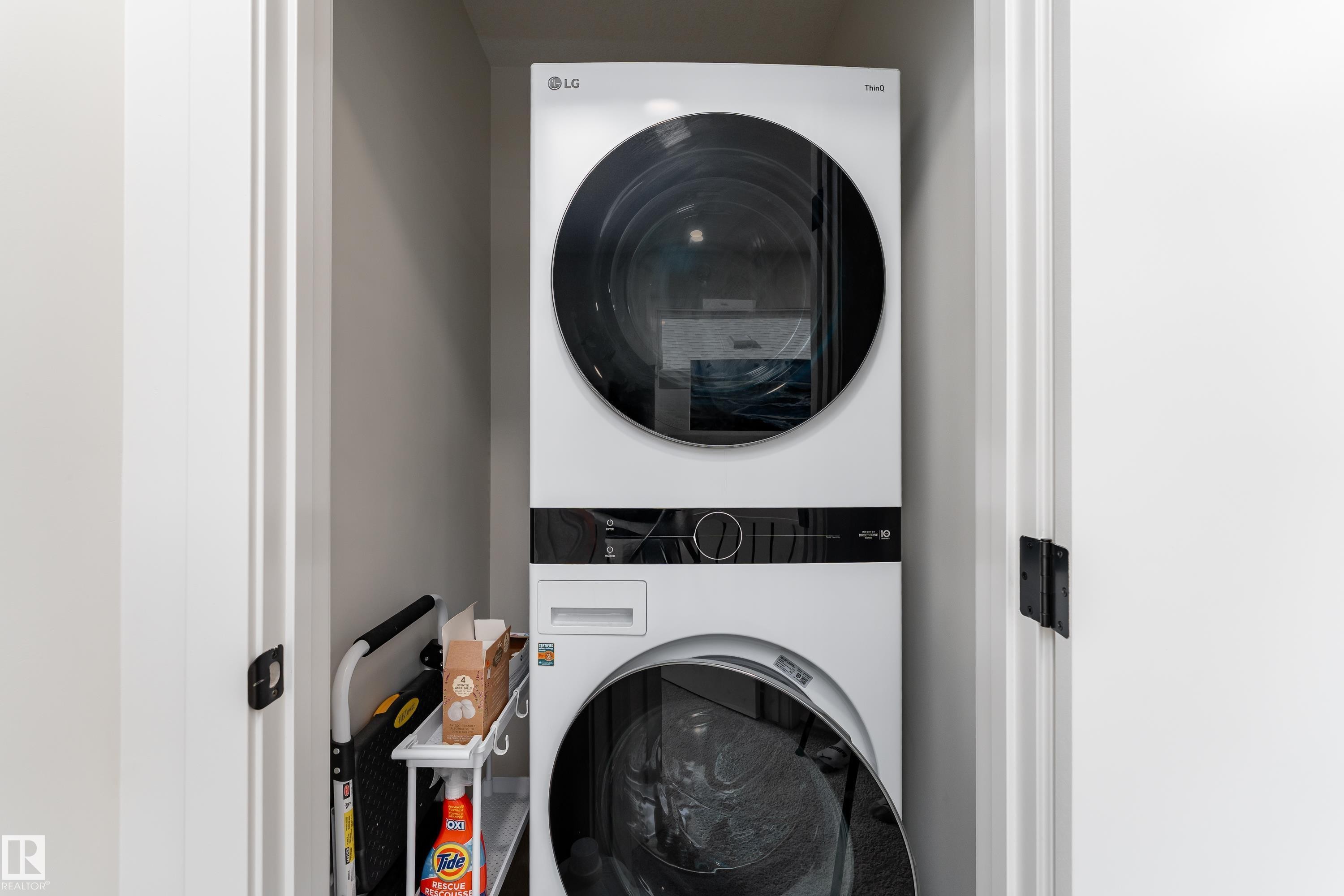 516 37 Street Sw, Edmonton, AB - Indoor Photo Showing Laundry Room
