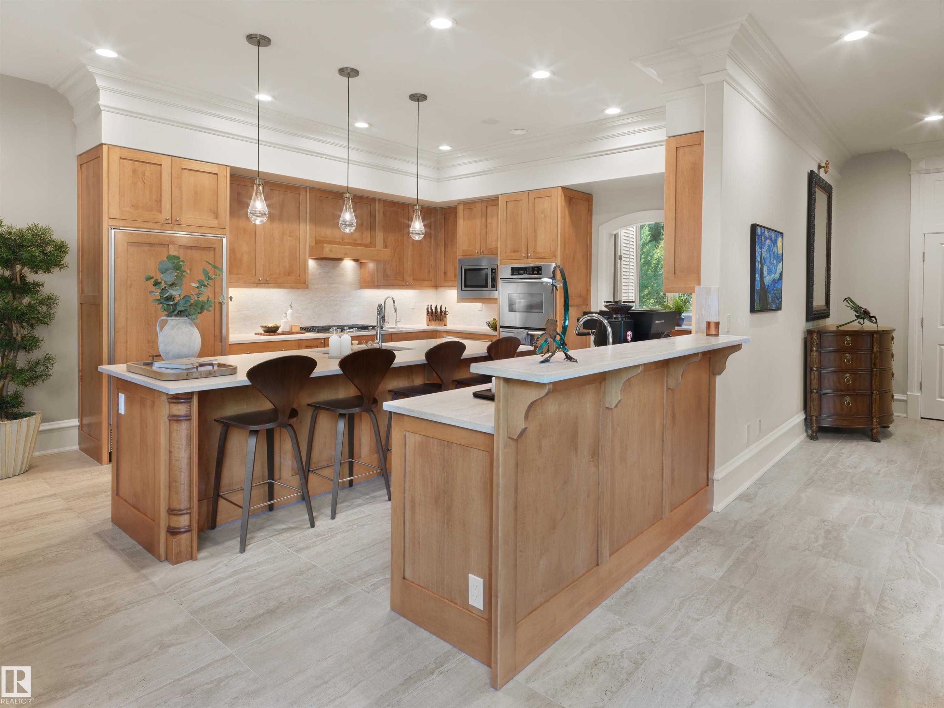 237 Wilson Lane Nw, Edmonton, AB - Indoor Photo Showing Kitchen With Upgraded Kitchen