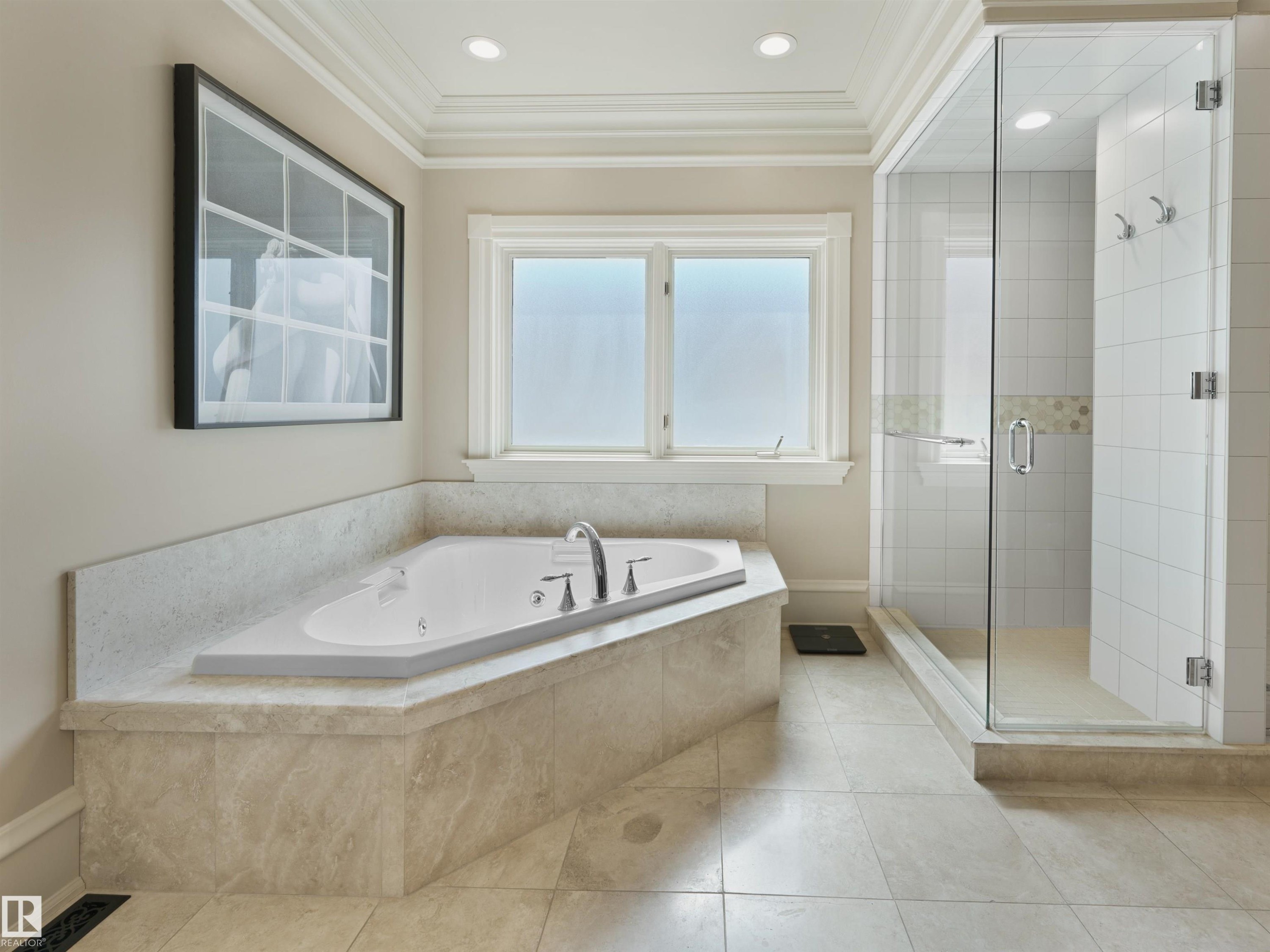 237 Wilson Lane Nw, Edmonton, AB - Indoor Photo Showing Bathroom