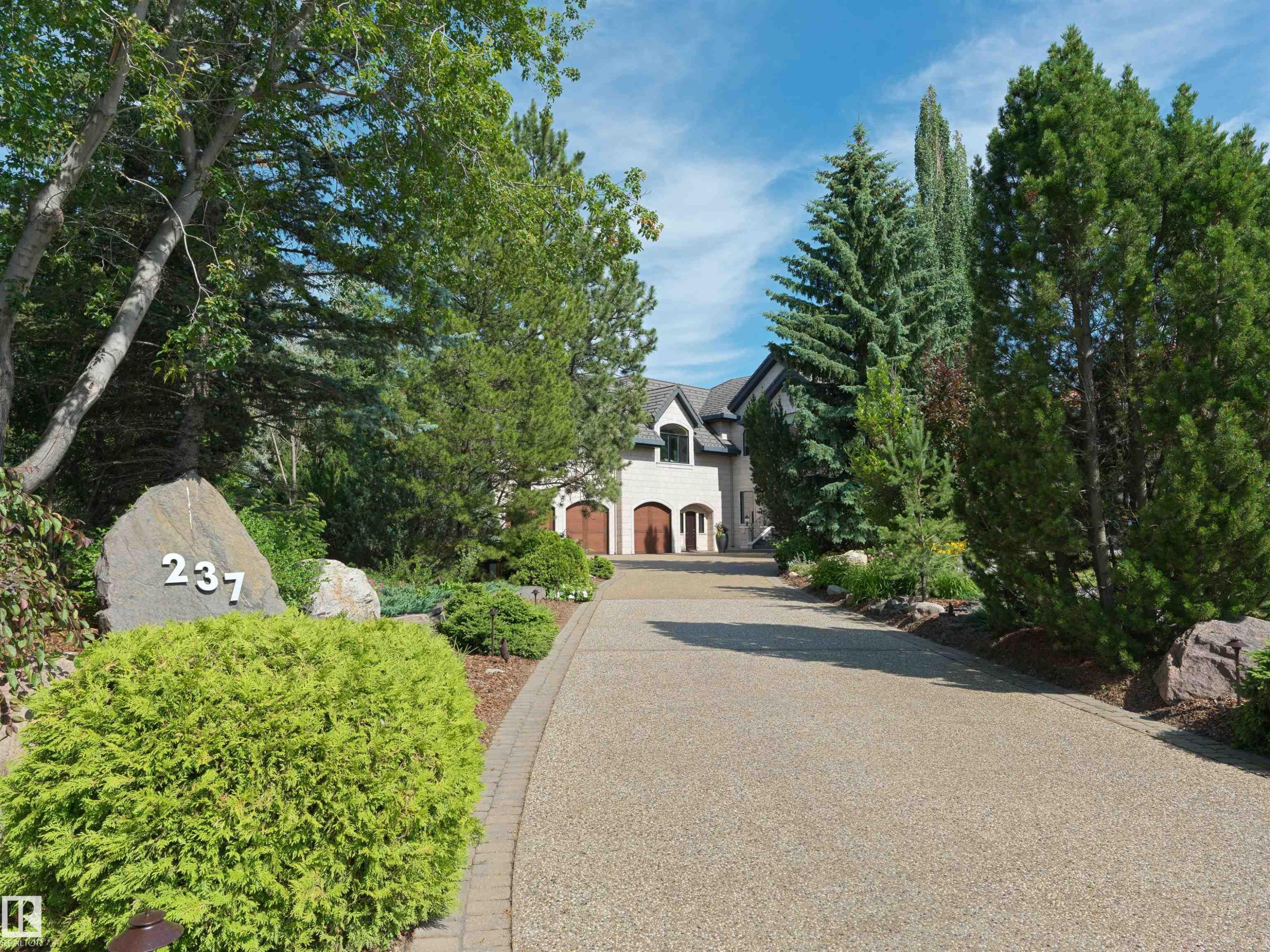 237 Wilson Lane Nw, Edmonton, AB - Outdoor