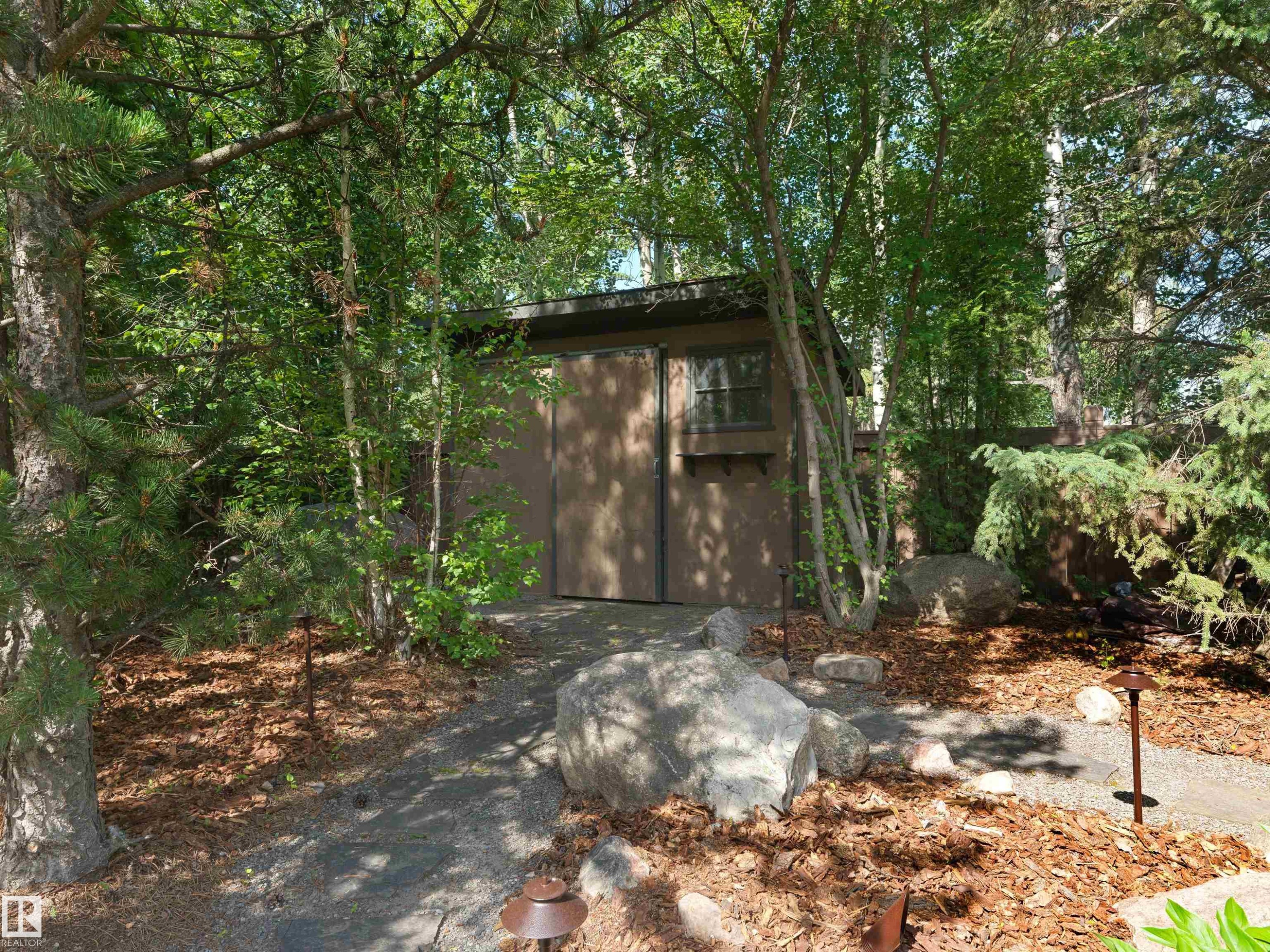 237 Wilson Lane Nw, Edmonton, AB - Outdoor