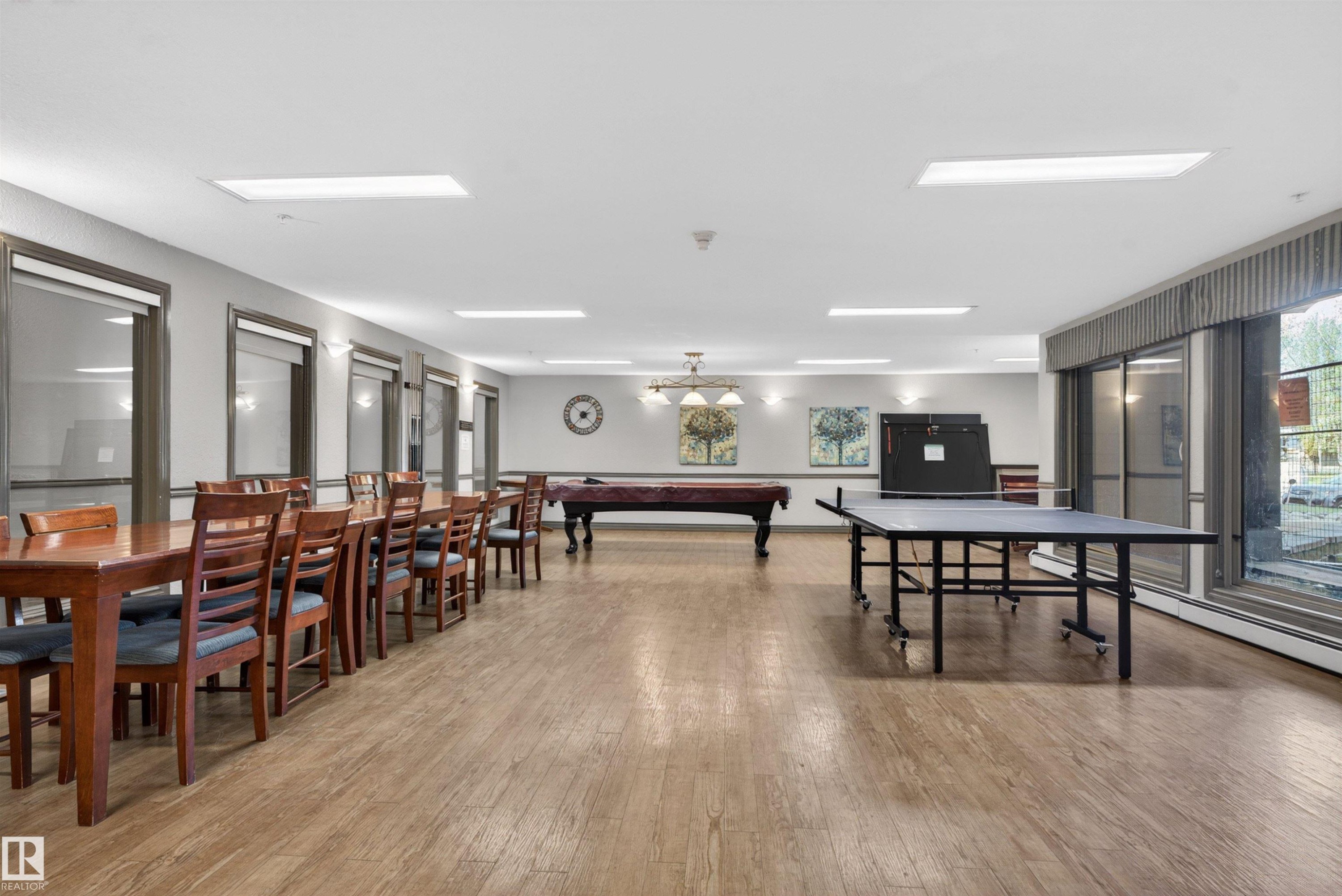 #110 2903 Rabbit Hill Rd Nw, Edmonton, AB - Indoor Photo Showing Dining Room