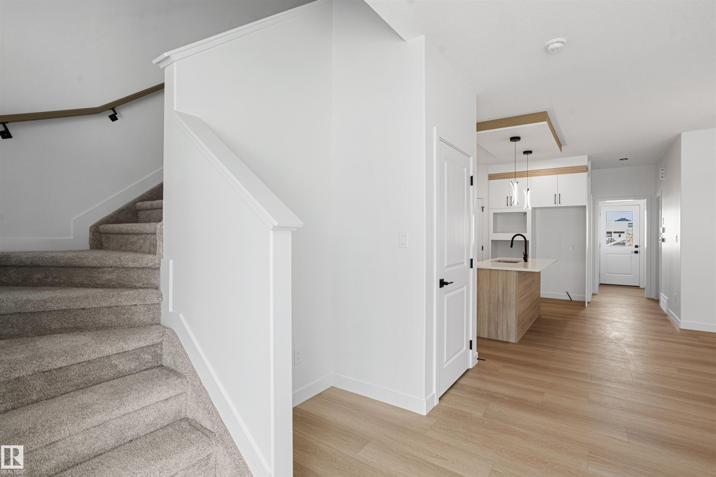 1508 209 Street Nw, Edmonton, AB - Indoor Photo Showing Other Room