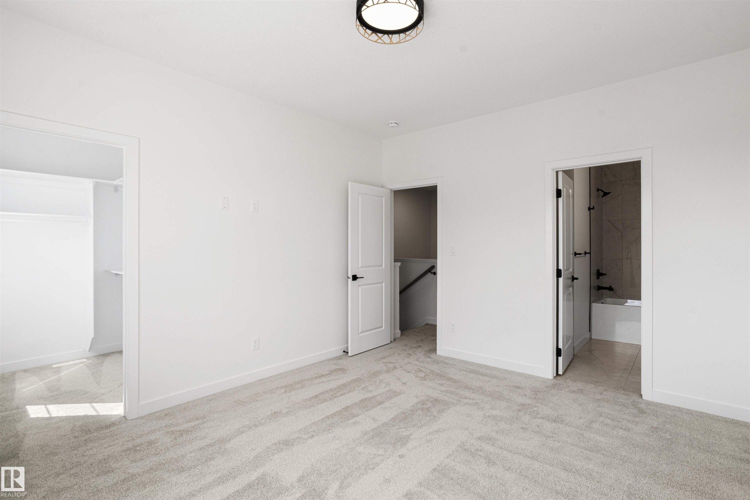 1508 209 Street Nw, Edmonton, AB - Indoor Photo Showing Other Room