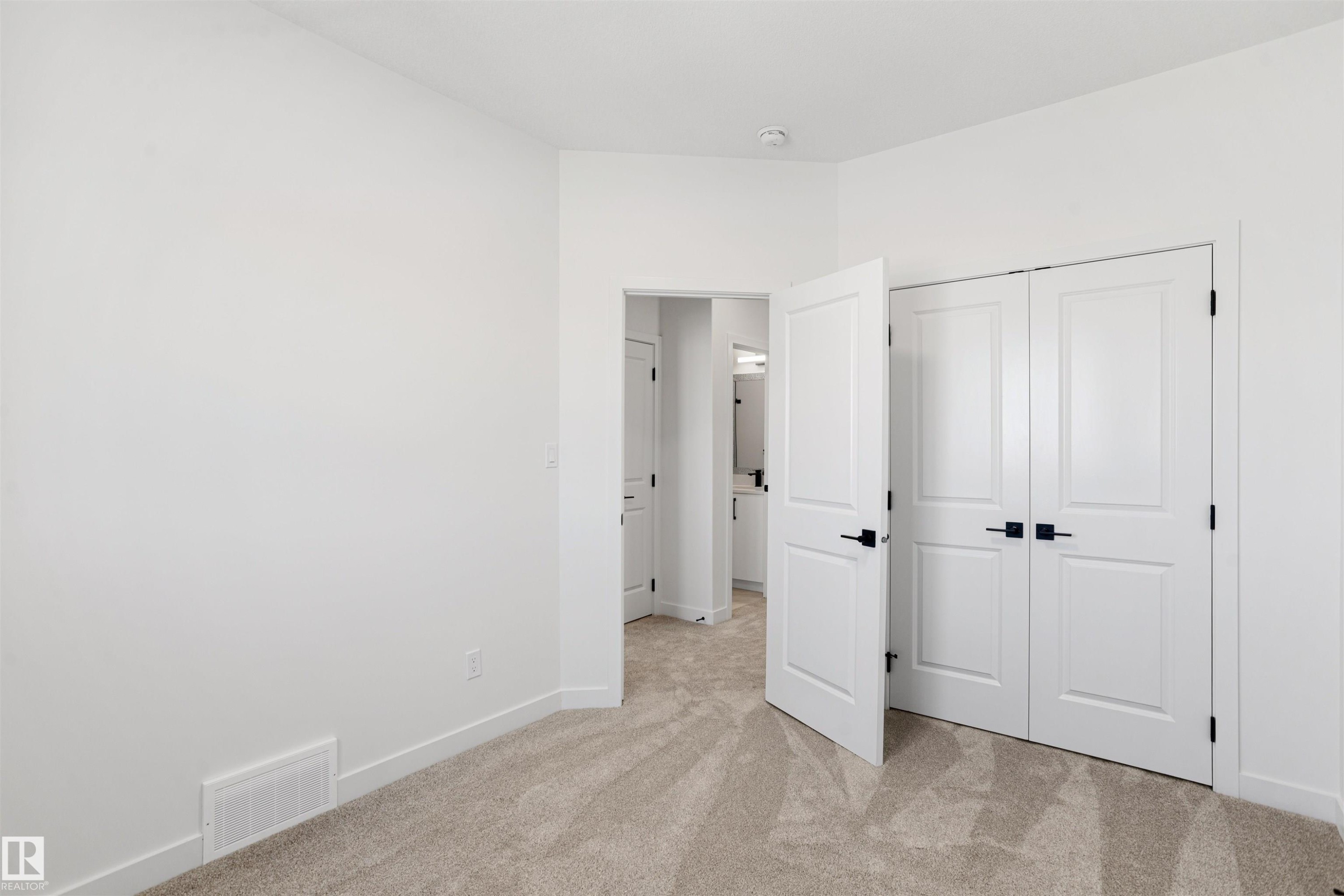 1508 209 Street Nw, Edmonton, AB - Indoor Photo Showing Other Room