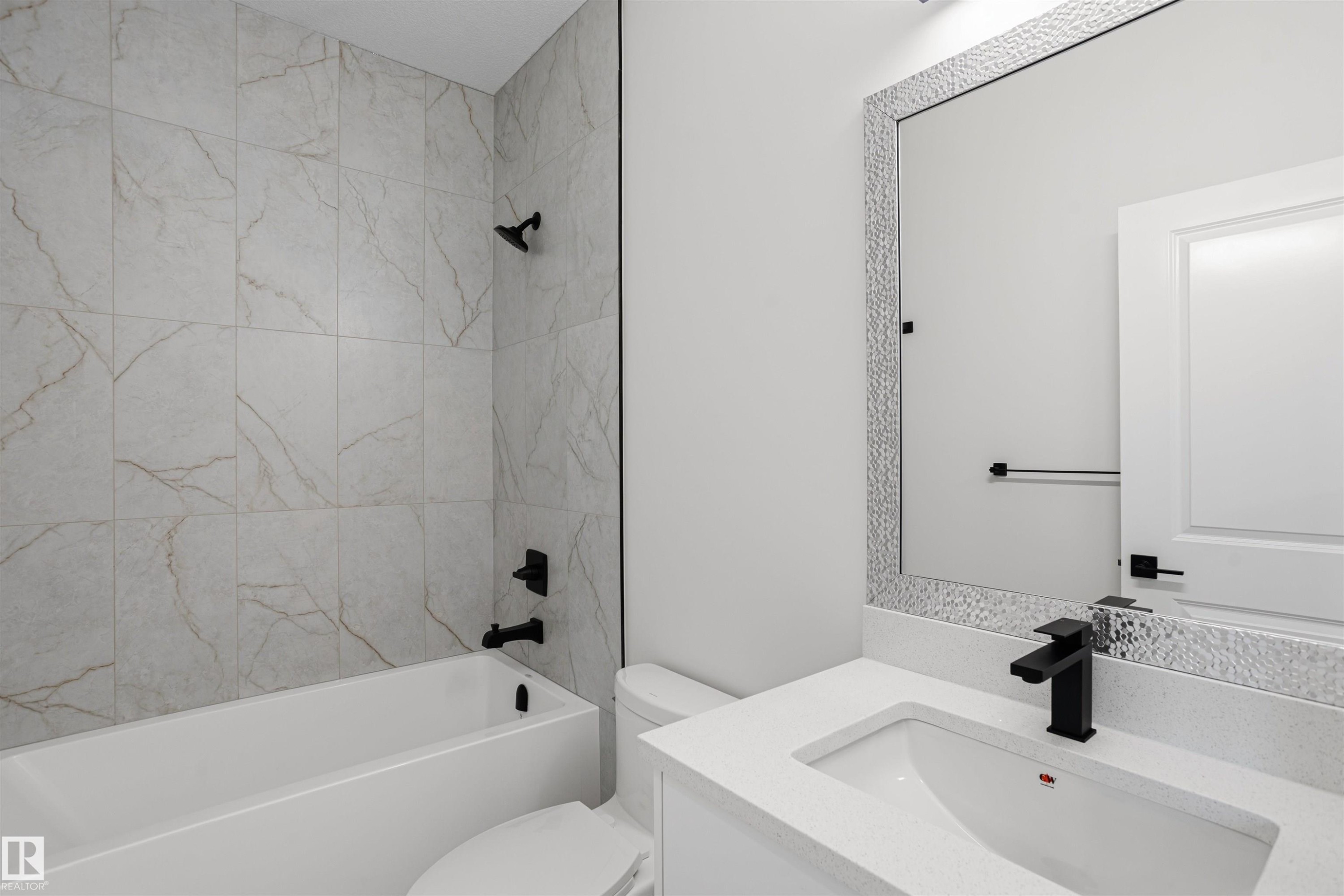 1508 209 Street Nw, Edmonton, AB - Indoor Photo Showing Bathroom