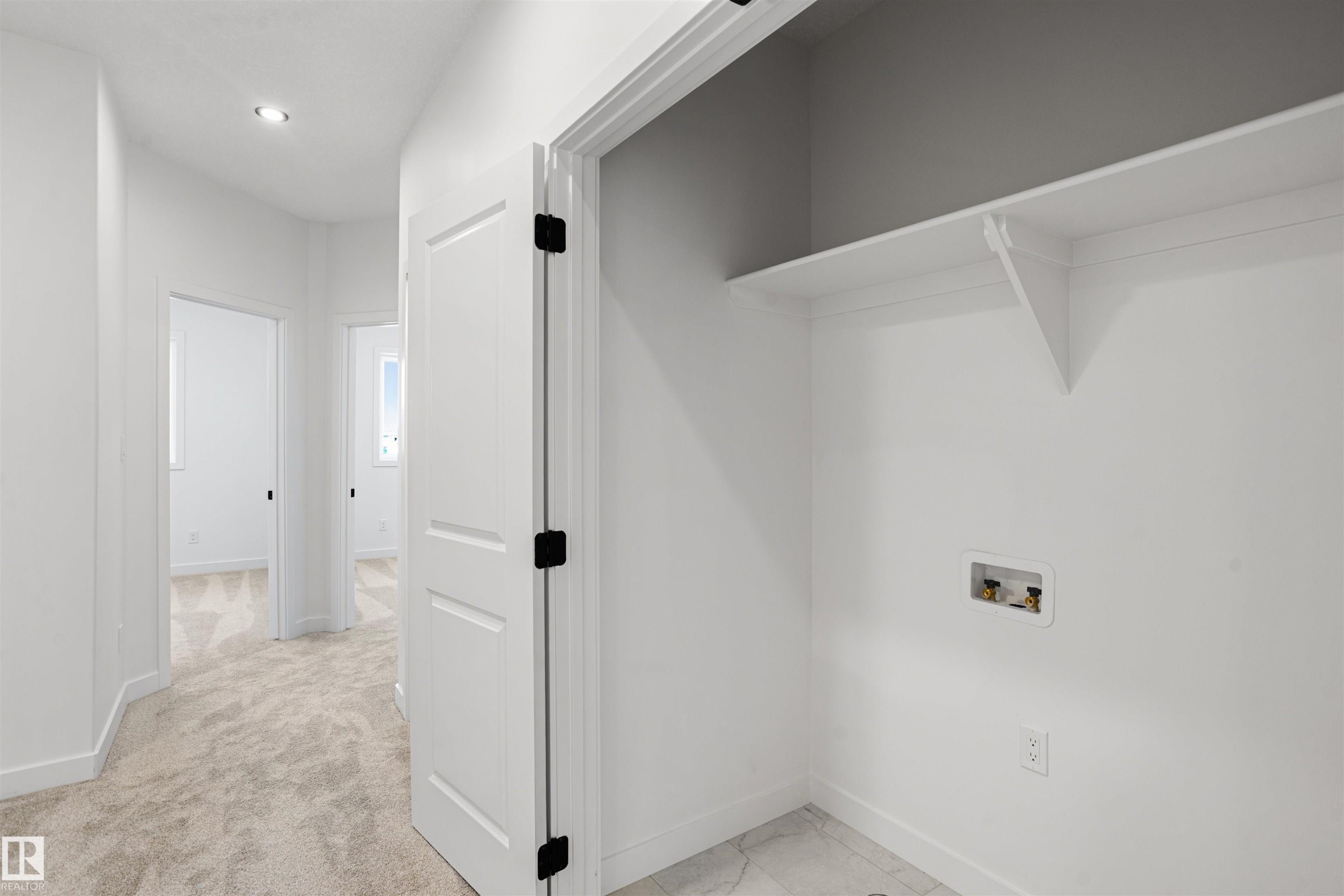 1508 209 Street Nw, Edmonton, AB - Indoor Photo Showing Other Room