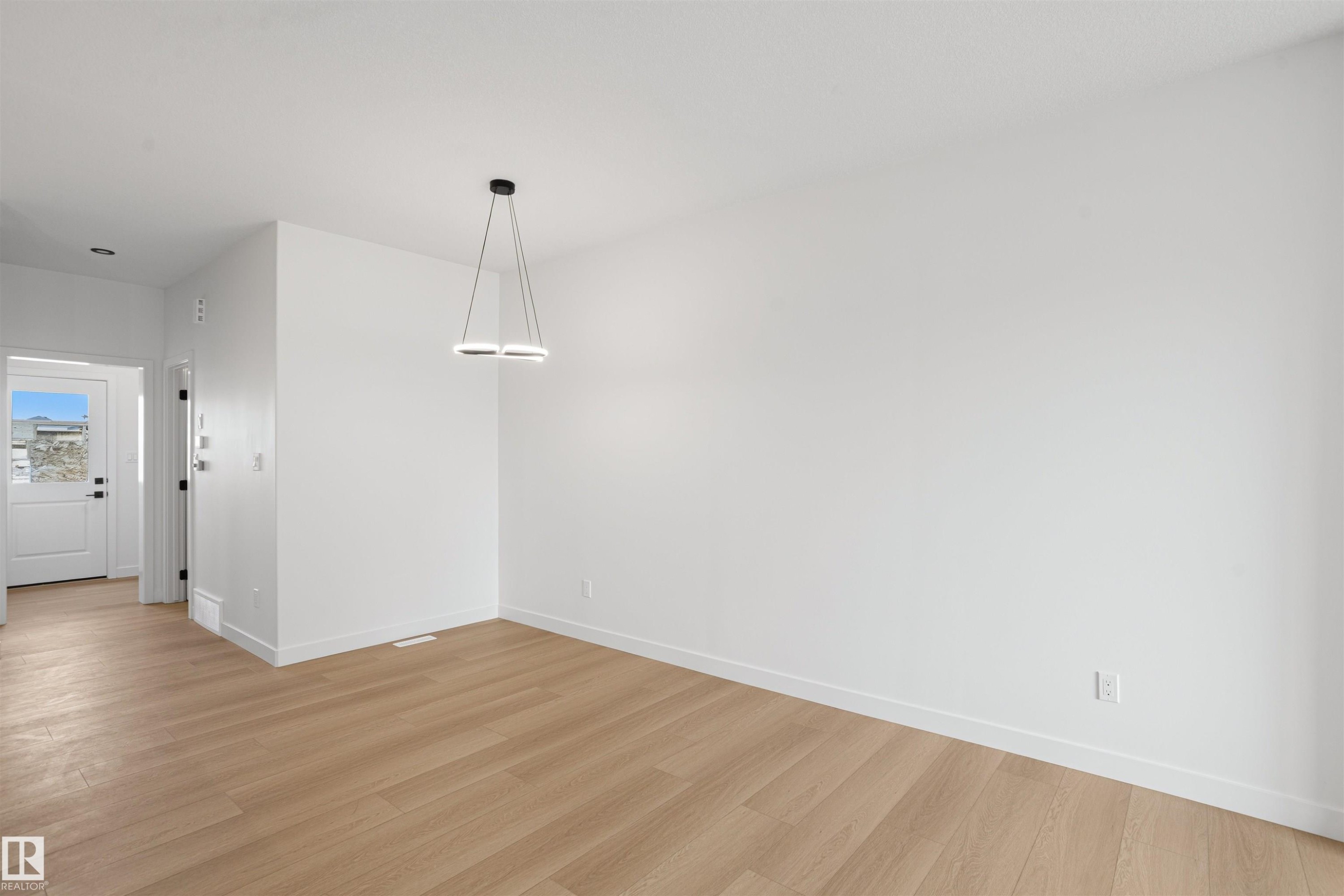 1508 209 Street Nw, Edmonton, AB - Indoor Photo Showing Other Room