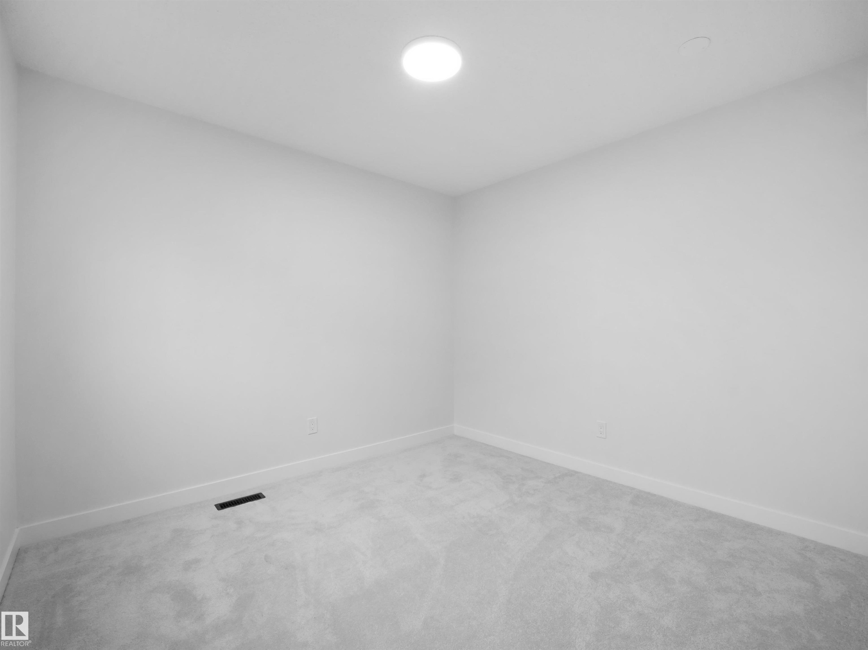 6096 Mill Woods Road Nw, Edmonton, AB - Indoor Photo Showing Other Room