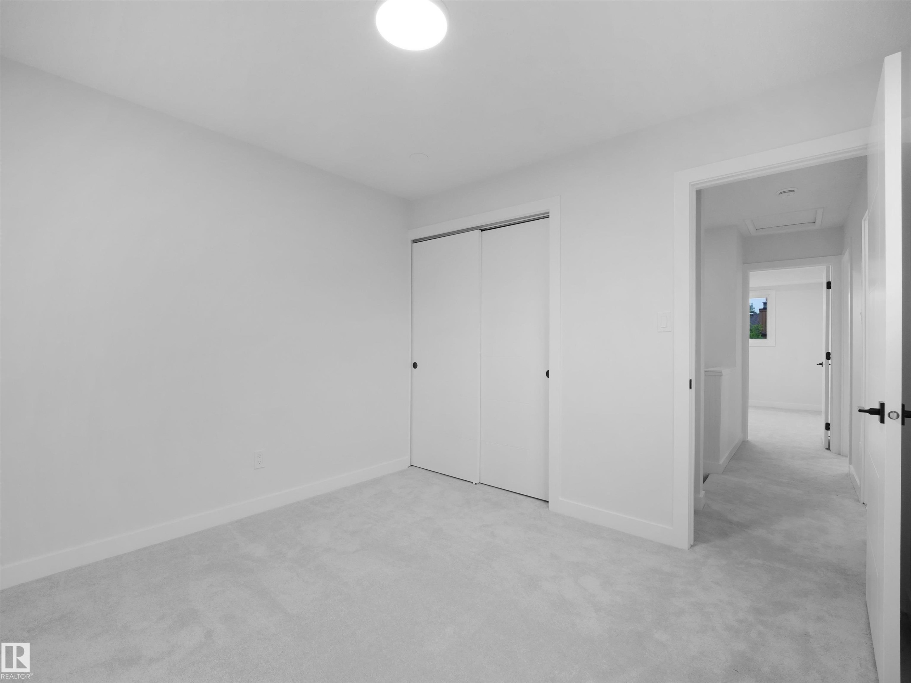 6096 Mill Woods Road Nw, Edmonton, AB - Indoor Photo Showing Other Room