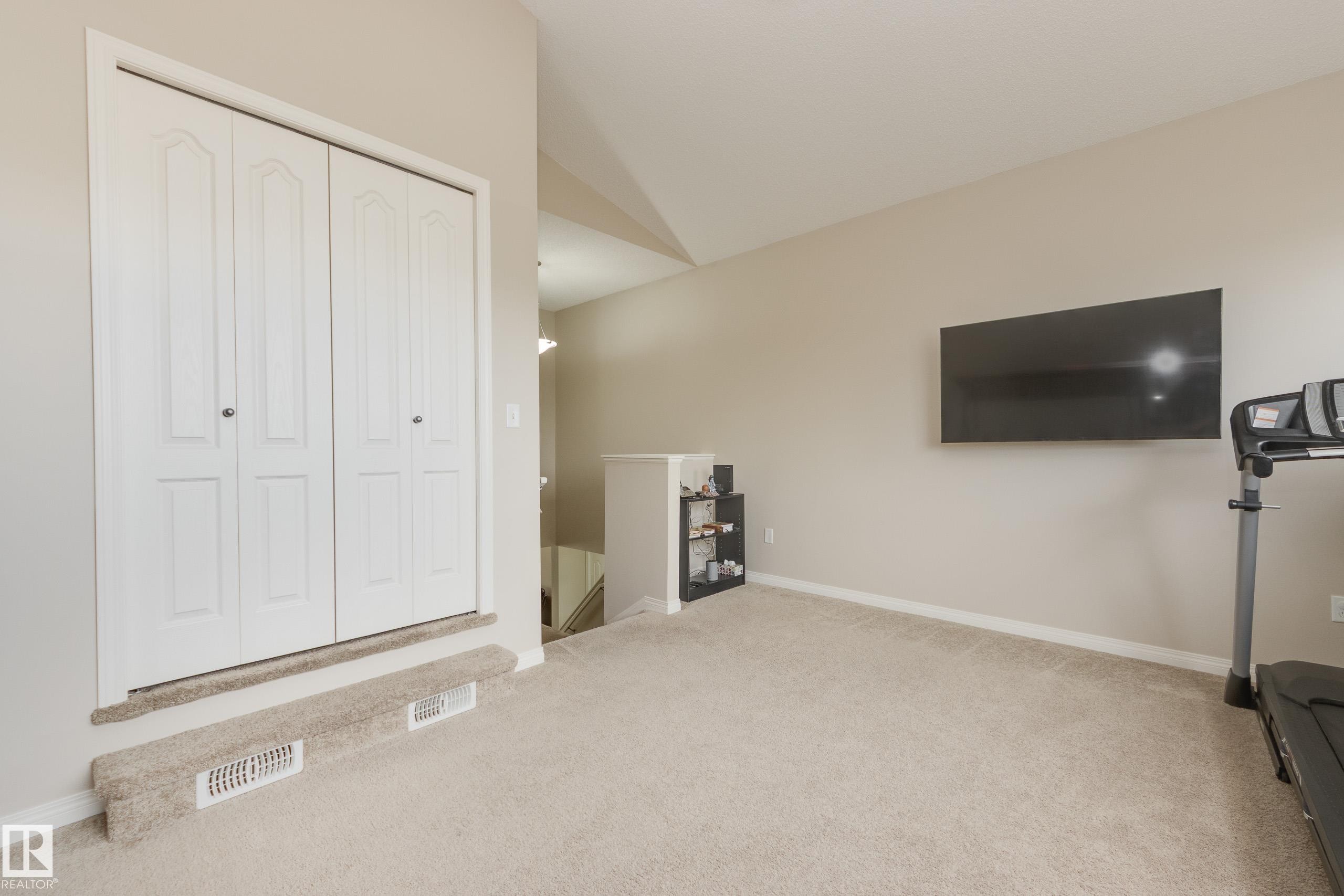 1939 118 Street, Edmonton, AB - Indoor